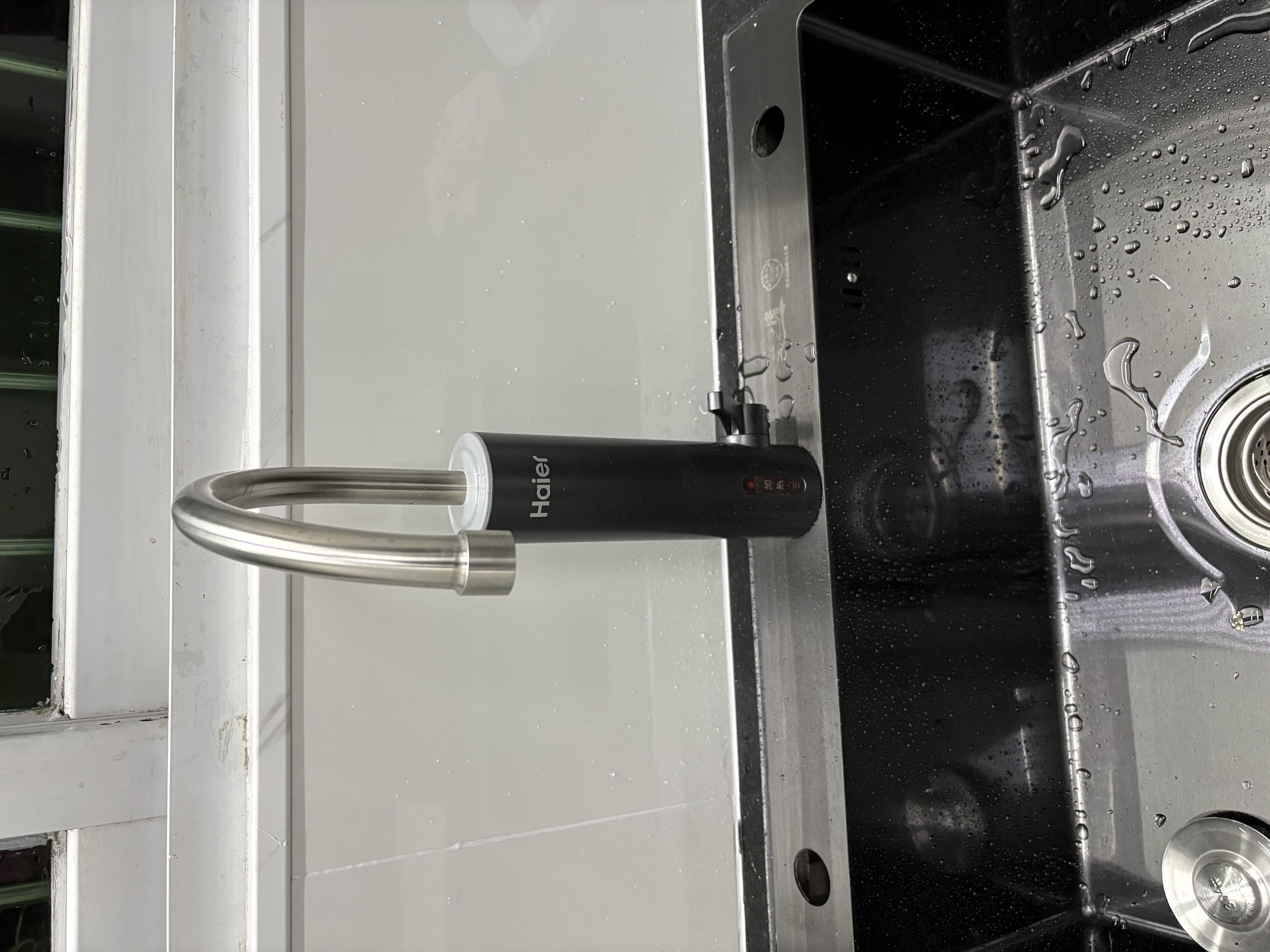 海尔（Haier）国家补贴即热式电加热水龙头33L1 金刚瞬热舱 热水加热器厨房专用速热电热水器家用热水宝上门安装 实拍图