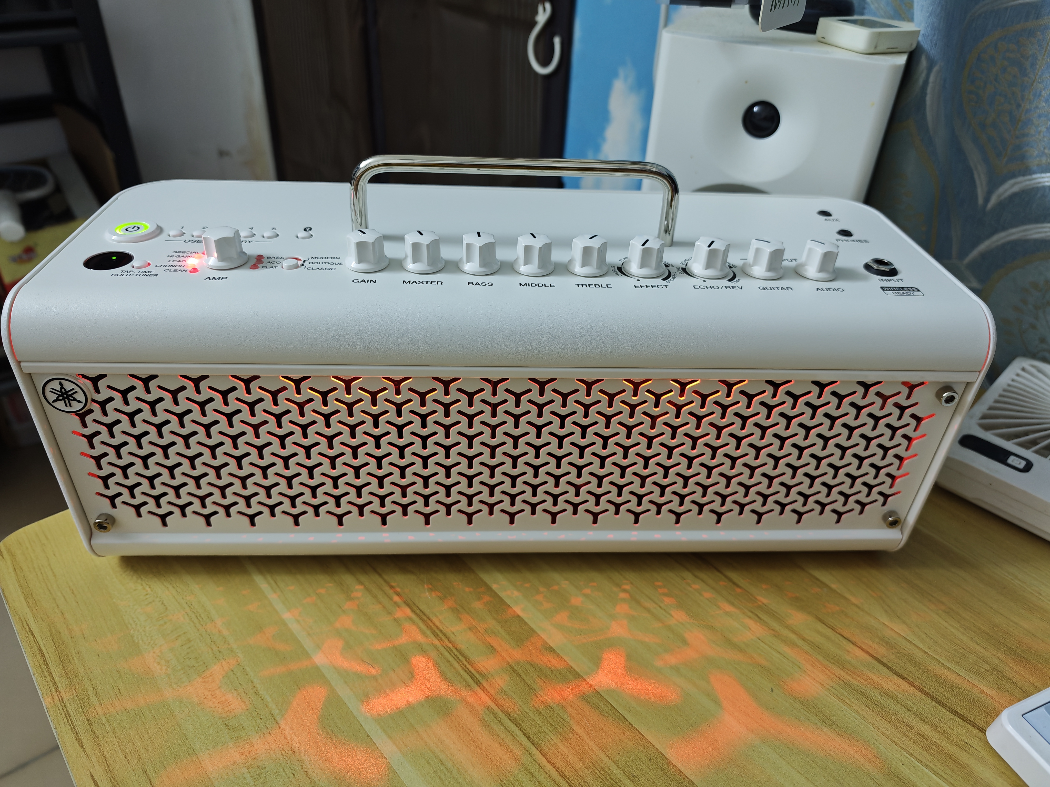 雅马哈（YAMAHA）THR30II WL白色 吉他音箱 电吉他 木吉它 贝斯乐器音响户外便携款 实拍图