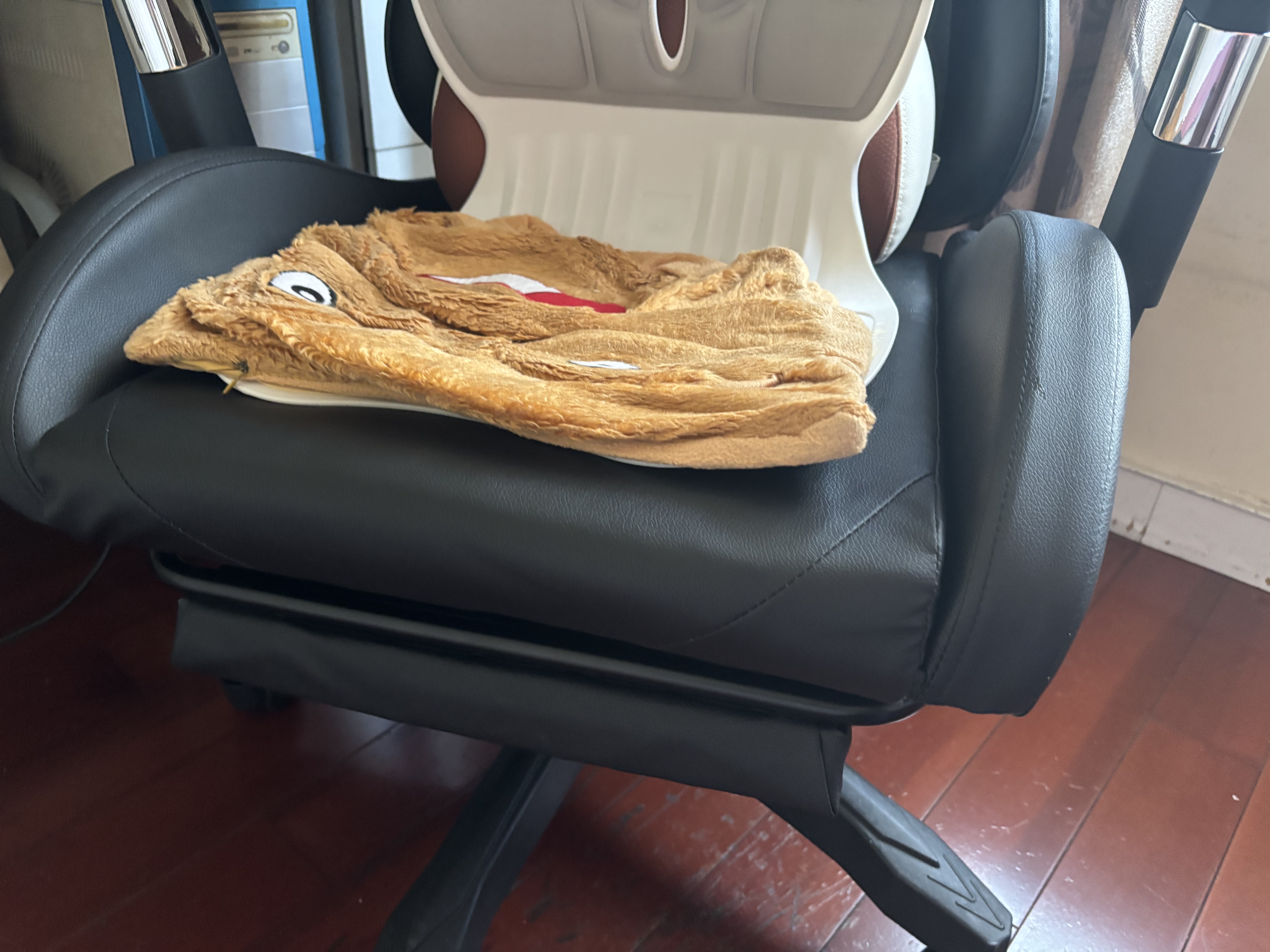南皇电竞椅游戏椅子电脑椅人体工学椅可躺久坐舒服力学椅宿舍休闲办公 5代按摩款-6D扶手-搁脚-纳帕夜黑-4级气杆-155° 155-180度(含) 可旋转可升降扶手 -尼龙脚 实拍图