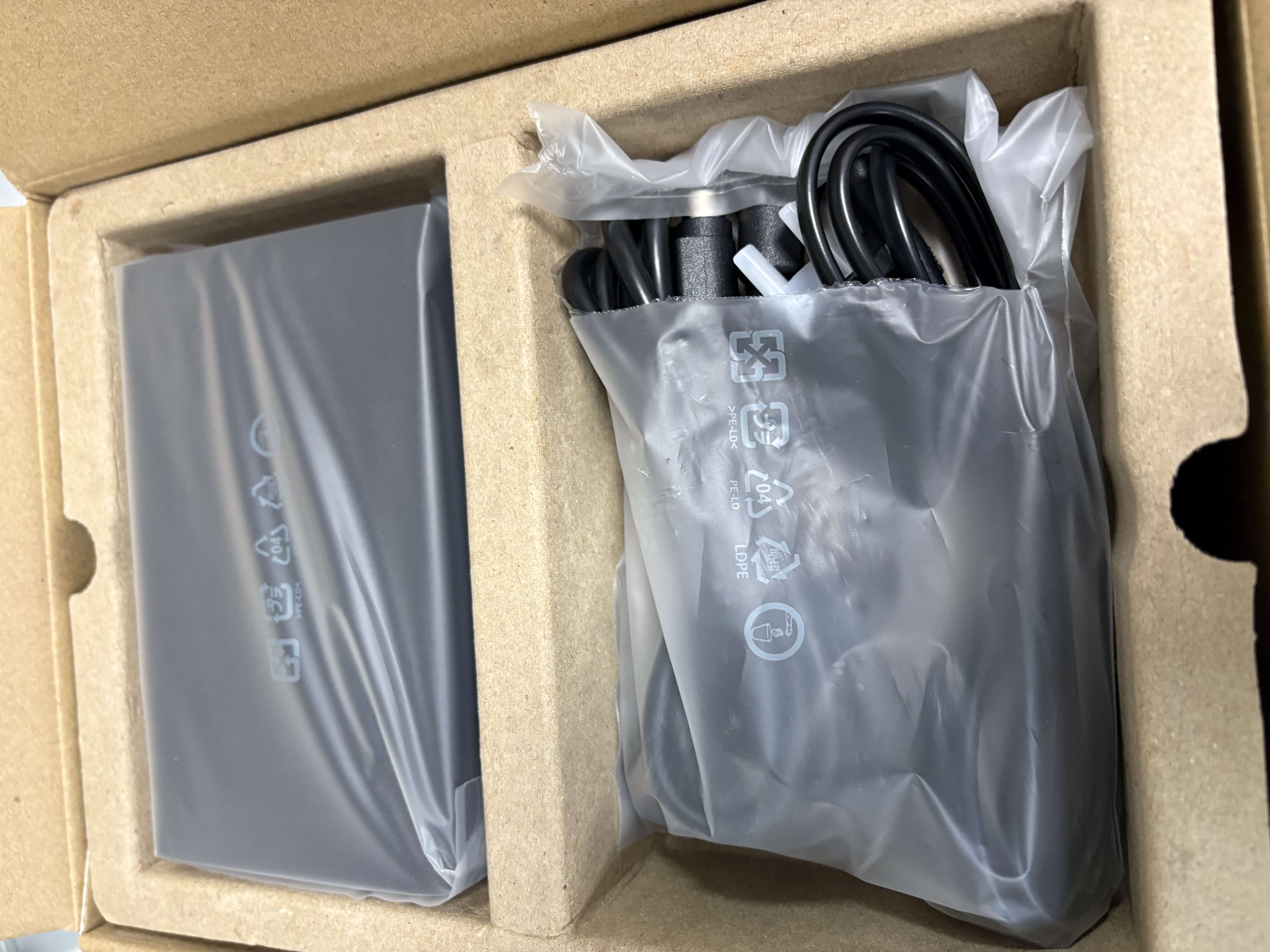 漫步者（EDIFIER）N300 有源桌面2.0监听音箱 高保真音响 大功率发烧级 双金标认证 丝绸白 实拍图
