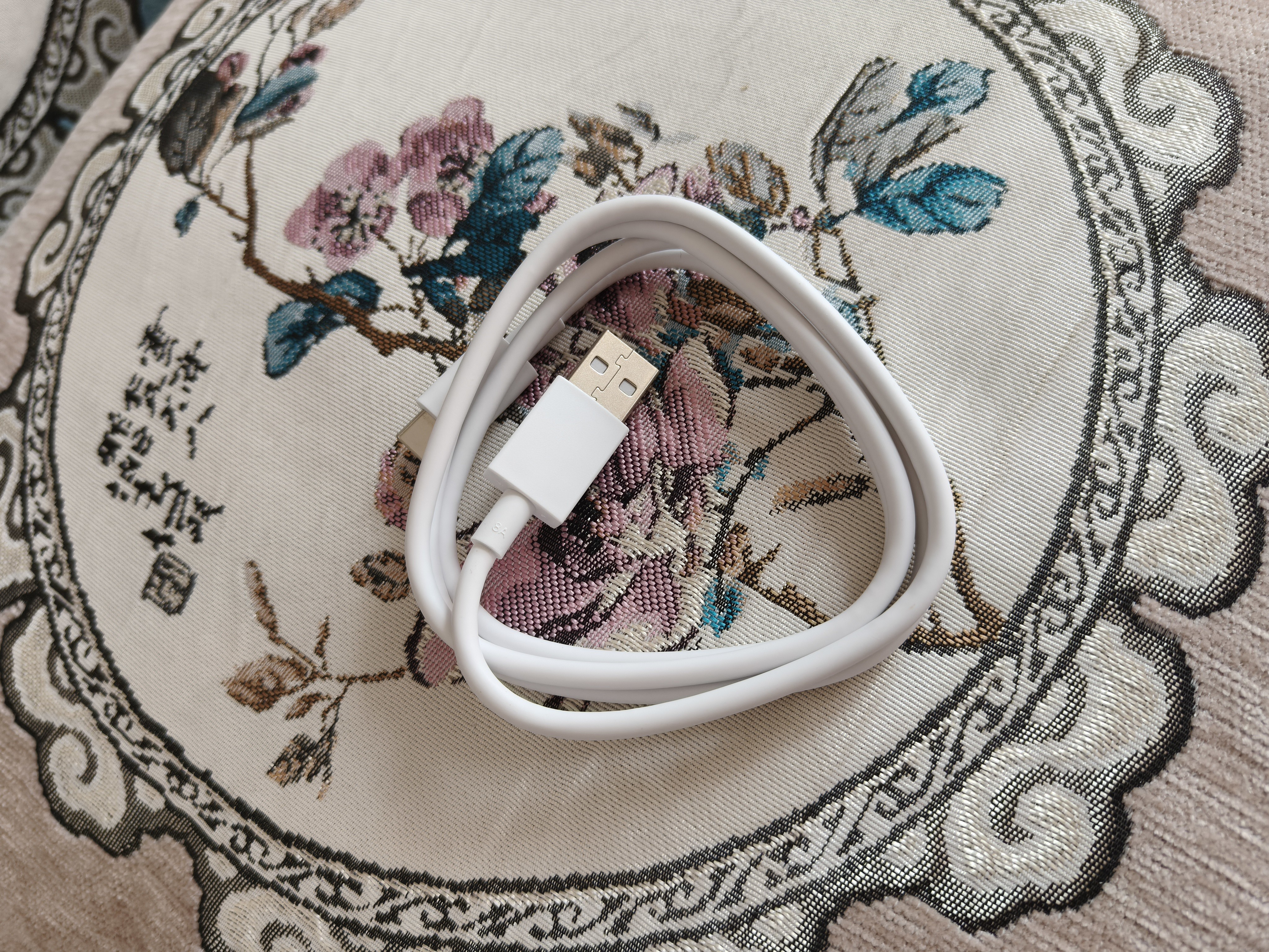 OPPO 原装 USB-A to Type-C 闪充数据线 8A 1米充电线 支持 80W Max 适用Ace2/Reno7/Find X3 一加 实拍图