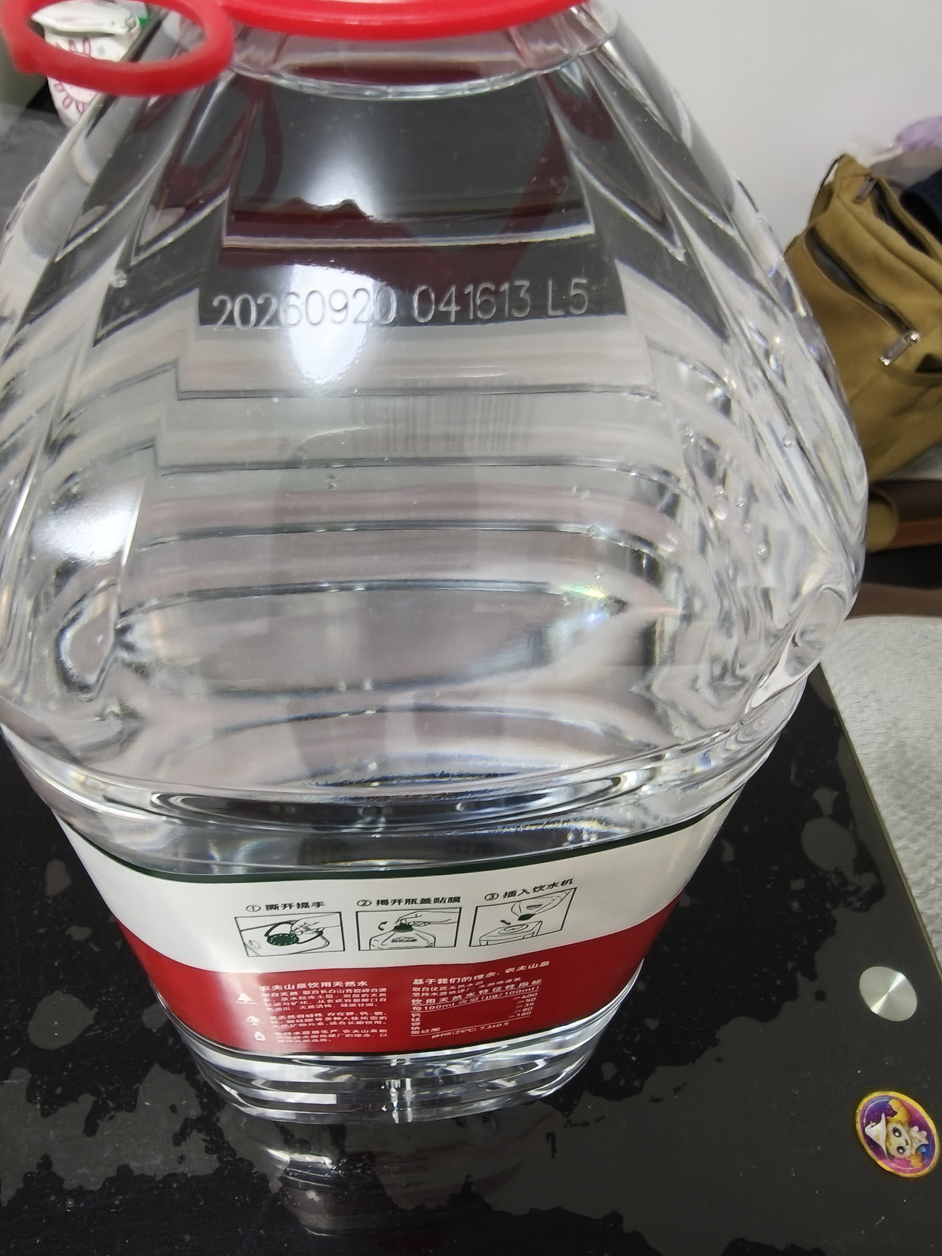 农夫山泉 饮用天然水（透明装）4L 实拍图