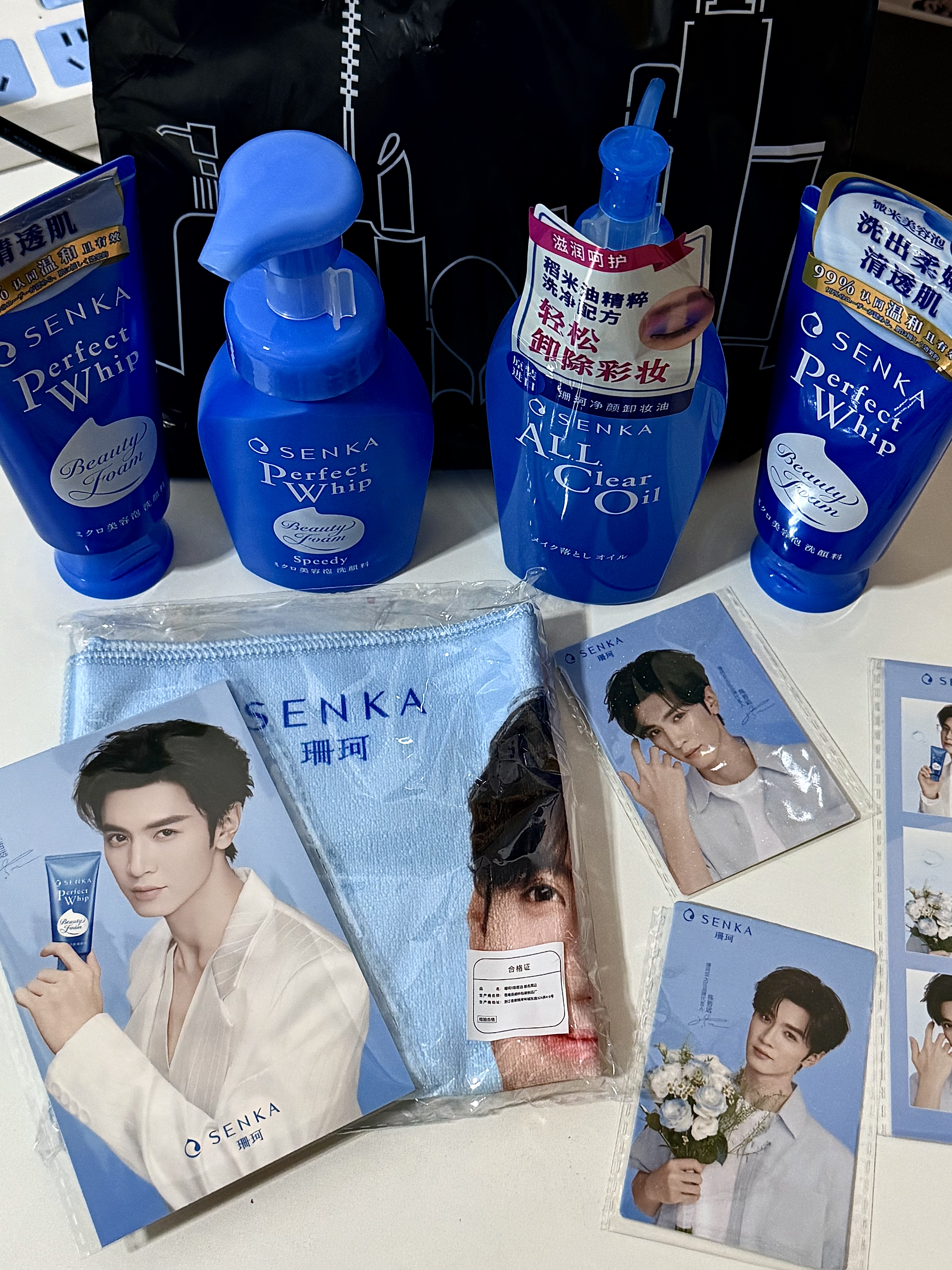 珊珂【明星同款】(保湿洁面膏120g*2+保湿洁颜泡泡150ml+卸妆油230ml) 实拍图