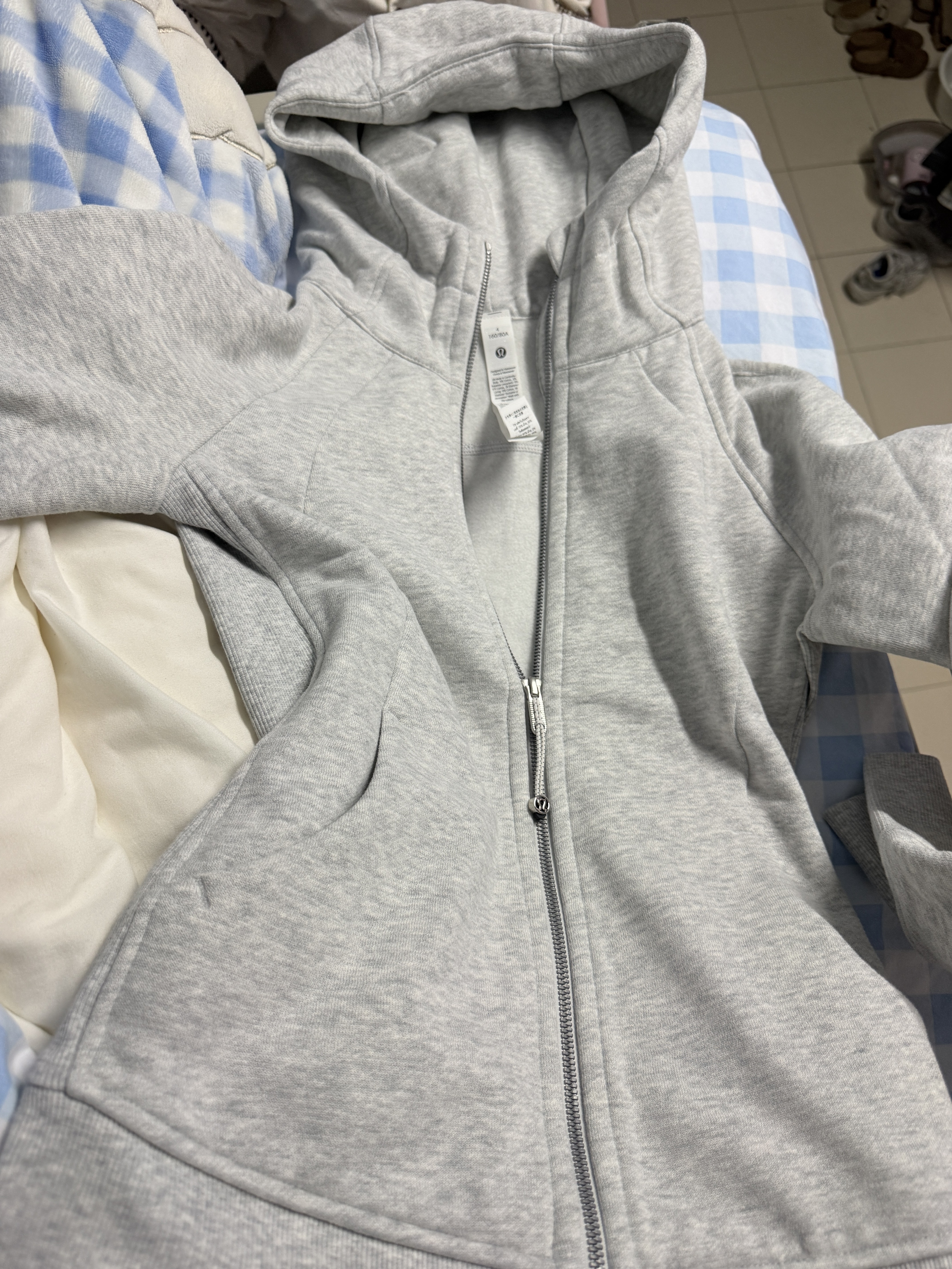lululemon丨Scuba 女士拉链连帽衫*拉绒 杂色核心超浅灰(LW3KAMS) XS /4 实拍图