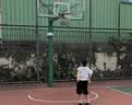 361°篮球儿童中小学生训练室内外耐磨5号橡胶玩具篮球赠打气筒 蓝色 实拍图