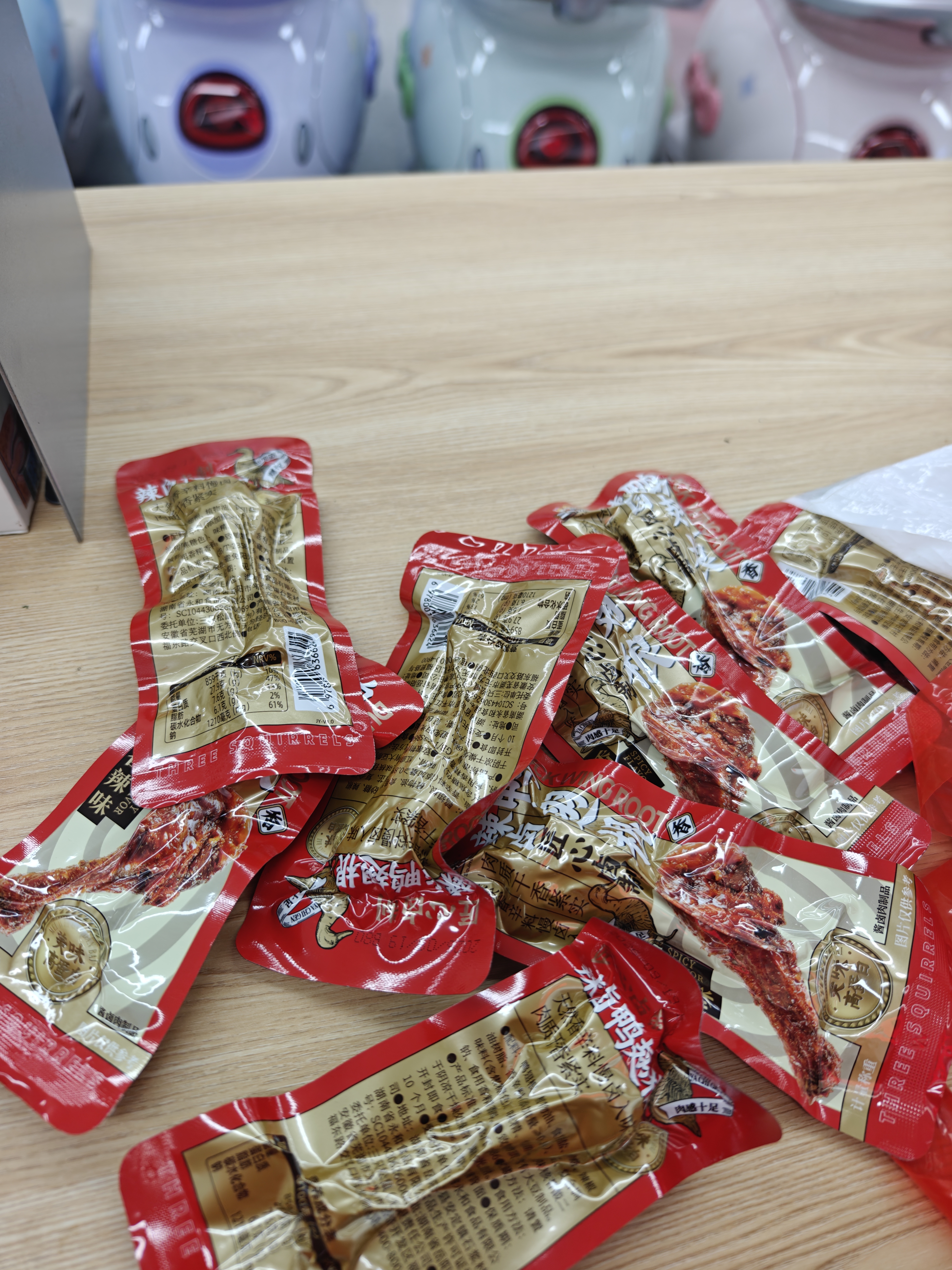 三只松鼠辣卤鸭翅根480g 肉干肉脯休闲卤味追剧世界杯小吃独立包装约16根 实拍图