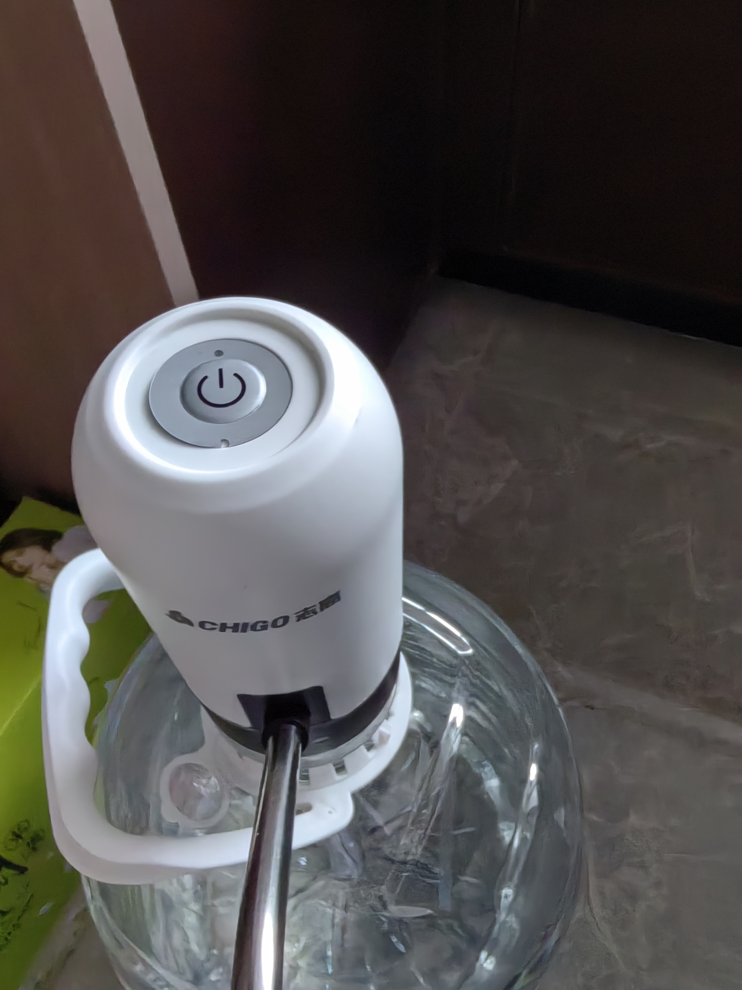 志高（CHIGO）抽水器桶装水纯净水抽水泵 桶装水下置水桶抽水自动上水器801 实拍图