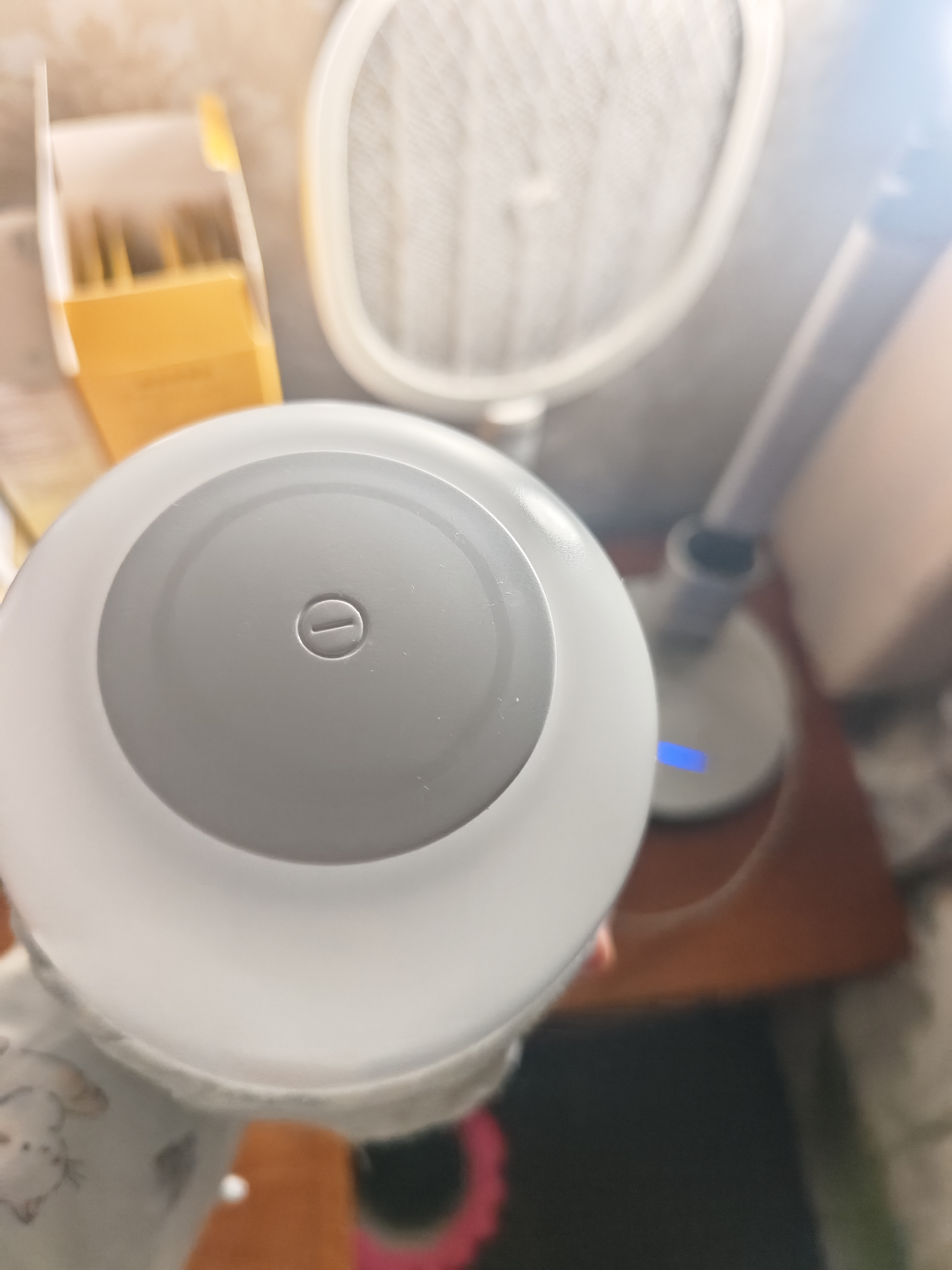 美的（Midea）床头灯卧室柔光小夜灯充电台灯三色调光节日创意礼品礼物起夜灯 实拍图