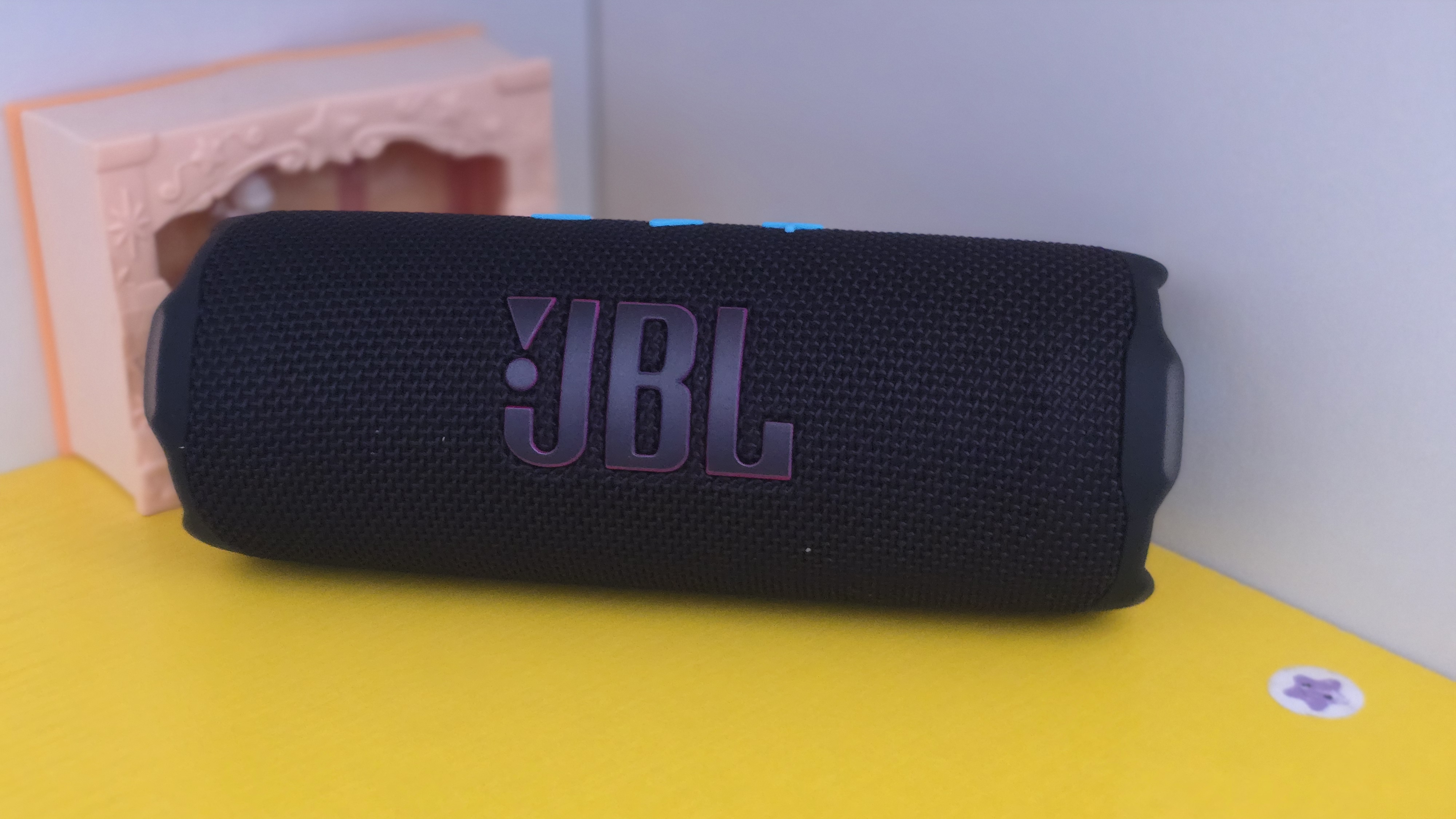 JBL FLIP7 音乐万花筒七代 蓝牙音箱 户外音响 AI音效增强 赛道扬声器 出游礼物推荐 黑拼橙 实拍图