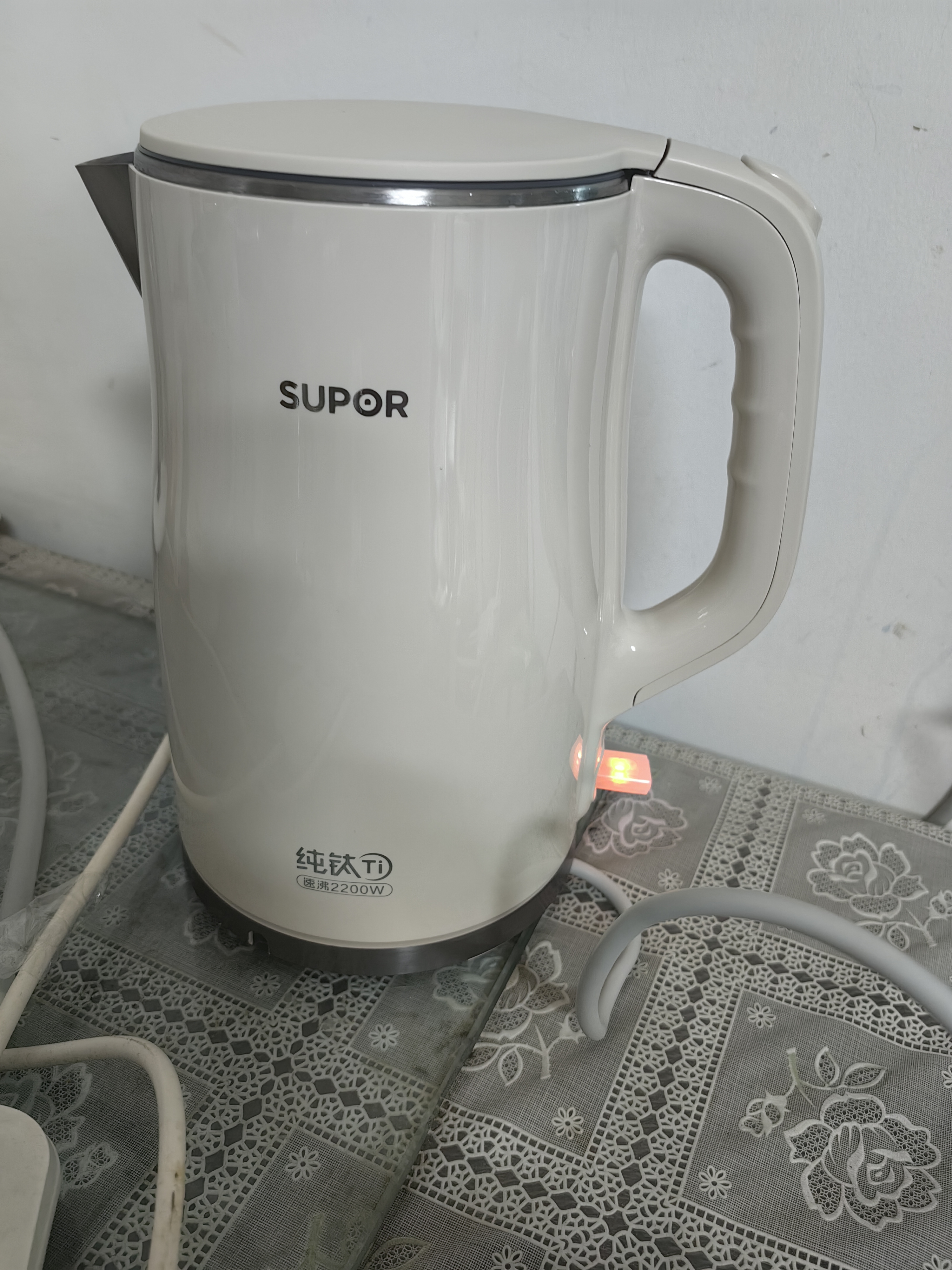 苏泊尔（SUPOR）烧水壶 家用电水壶 纯钛内胆 2200W大功率速沸热水壶 双层防烫 1.5L电热水壶SW-15J31T 实拍图