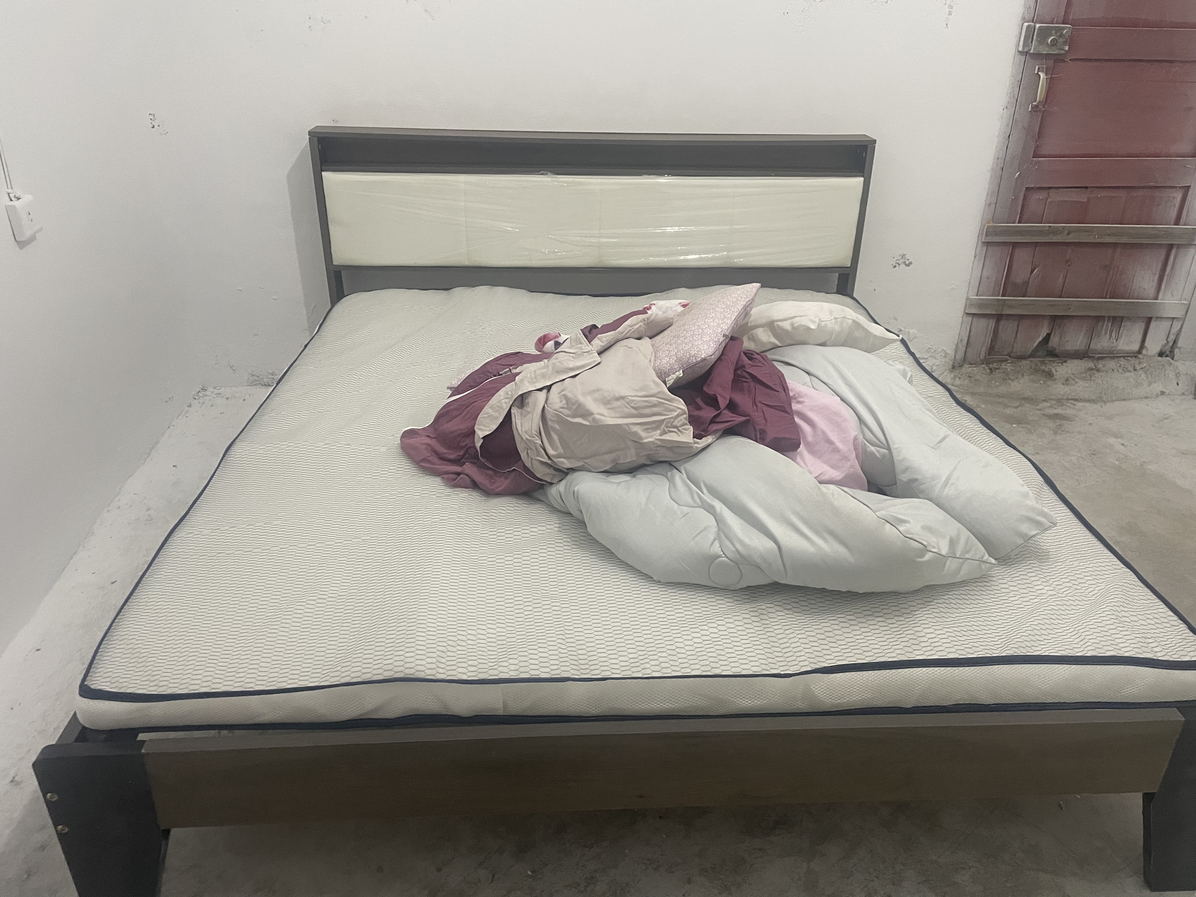 迎裕财实木1.8m软包双人床主卧现代简约单人出租屋床 灰软包床【加厚跑量款】 1.8*2米框架结构【促销款】 实拍图
