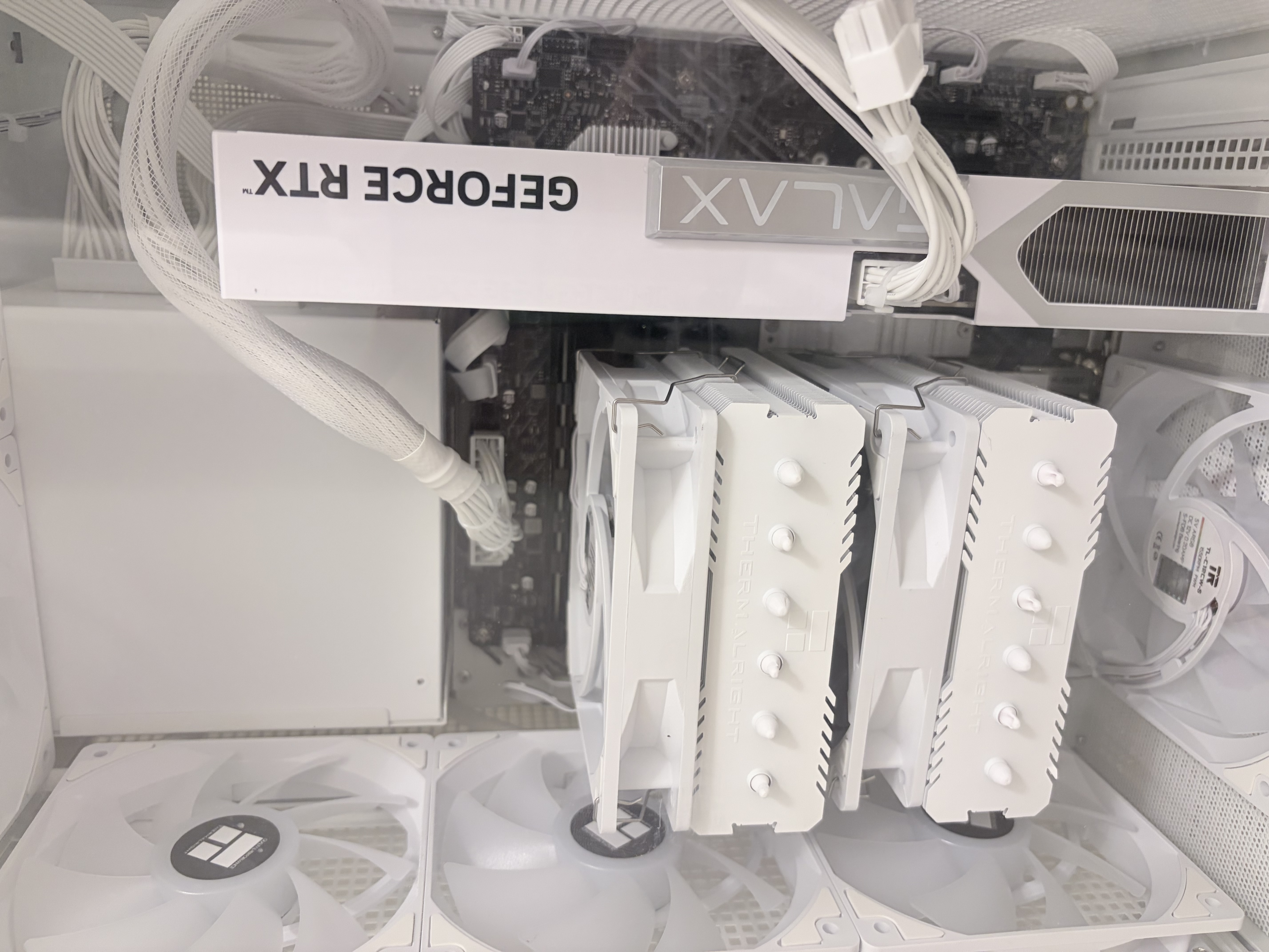 影驰GeForce RTX 5060 Ti 圣刃 OC 8GB GDDR7 DLSS 电竞游戏设计剪辑直播办公NVIDIA英伟达显卡 实拍图
