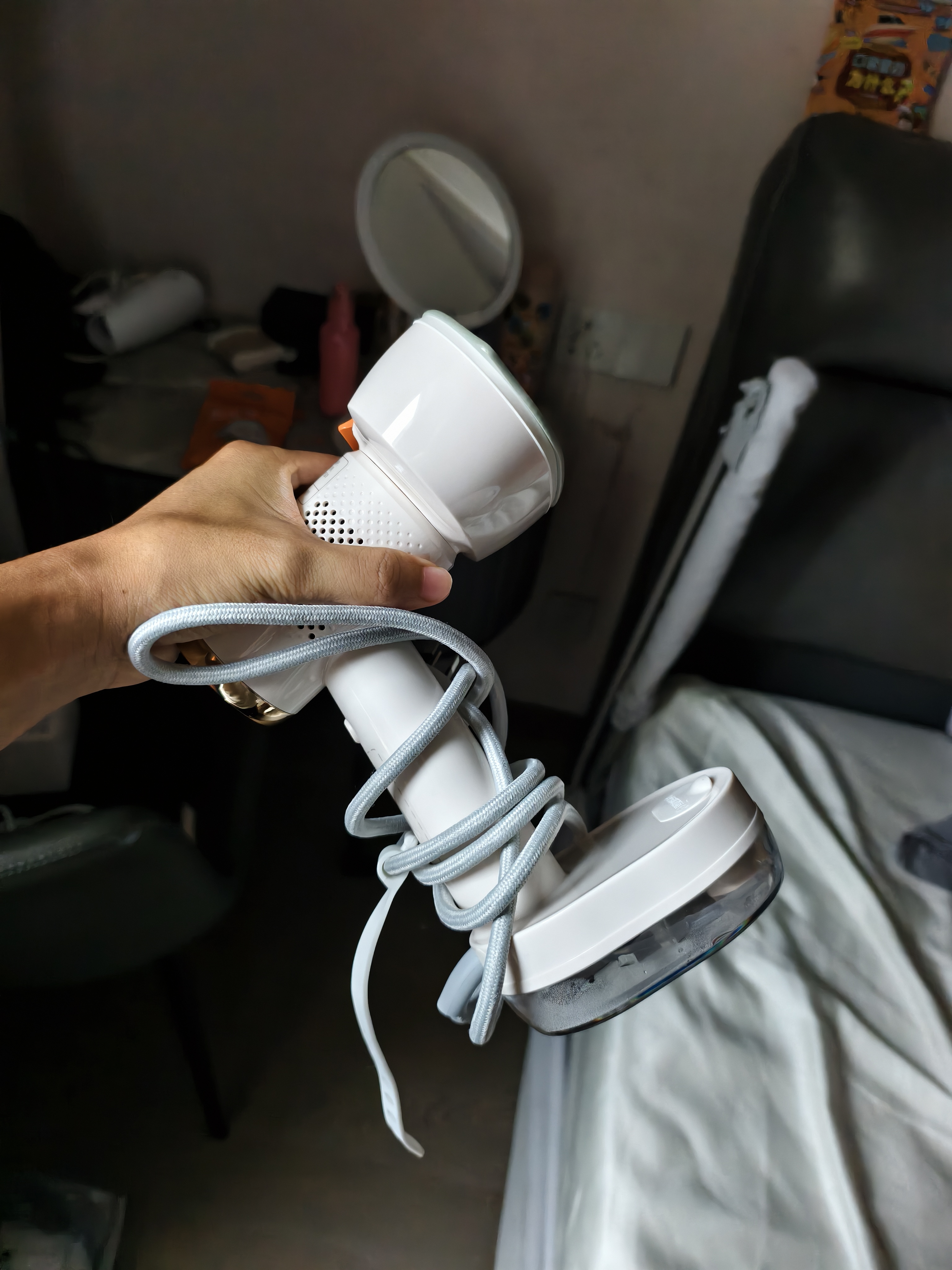 苏泊尔（SUPOR）【新一代吸烫机】吸附式手持挂烫机家用小型大蒸汽150ml熨烫机大功率除菌电熨斗EGH-S920A团购礼物 实拍图
