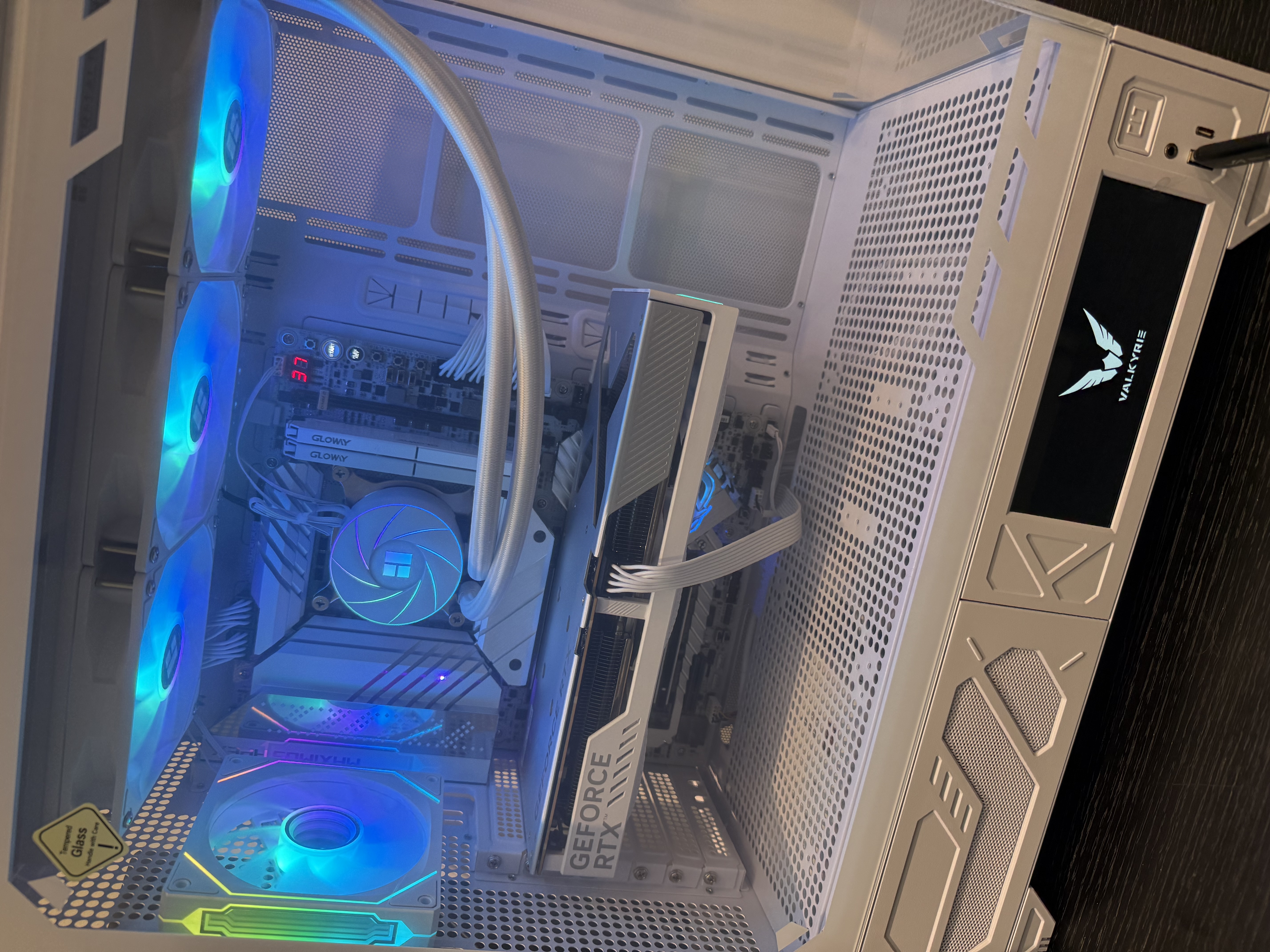 利民（thermalright）Aqua Elite 360 WHITE ARGB 一体式水冷散热器日蚀幻彩光效 ARGB冷头 AE360 WHITE ARGB 实拍图