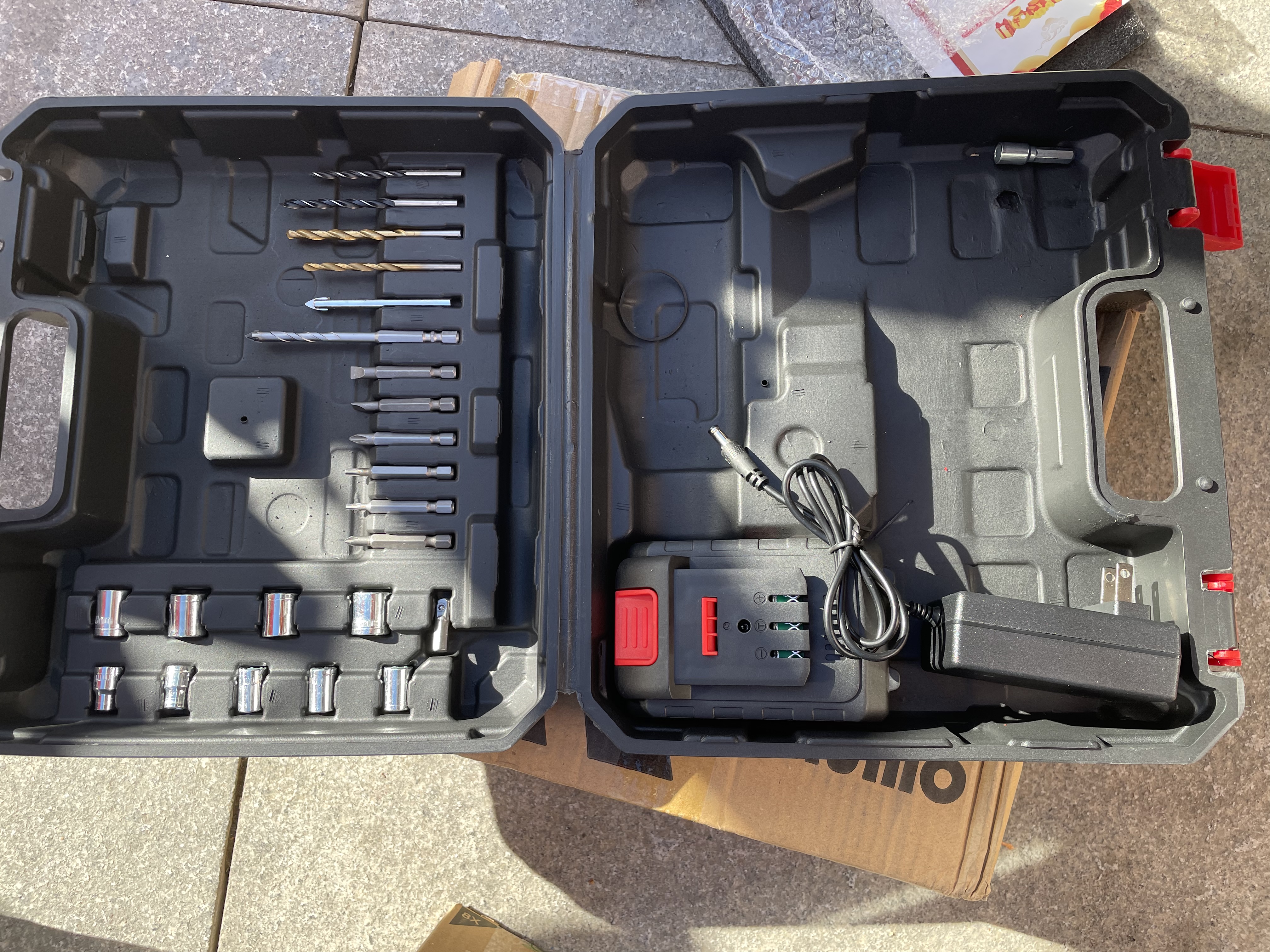 欧莱德无刷电钻手电钻电动螺丝刀充电式双速锂电钻家用手钻工具箱套装 实拍图