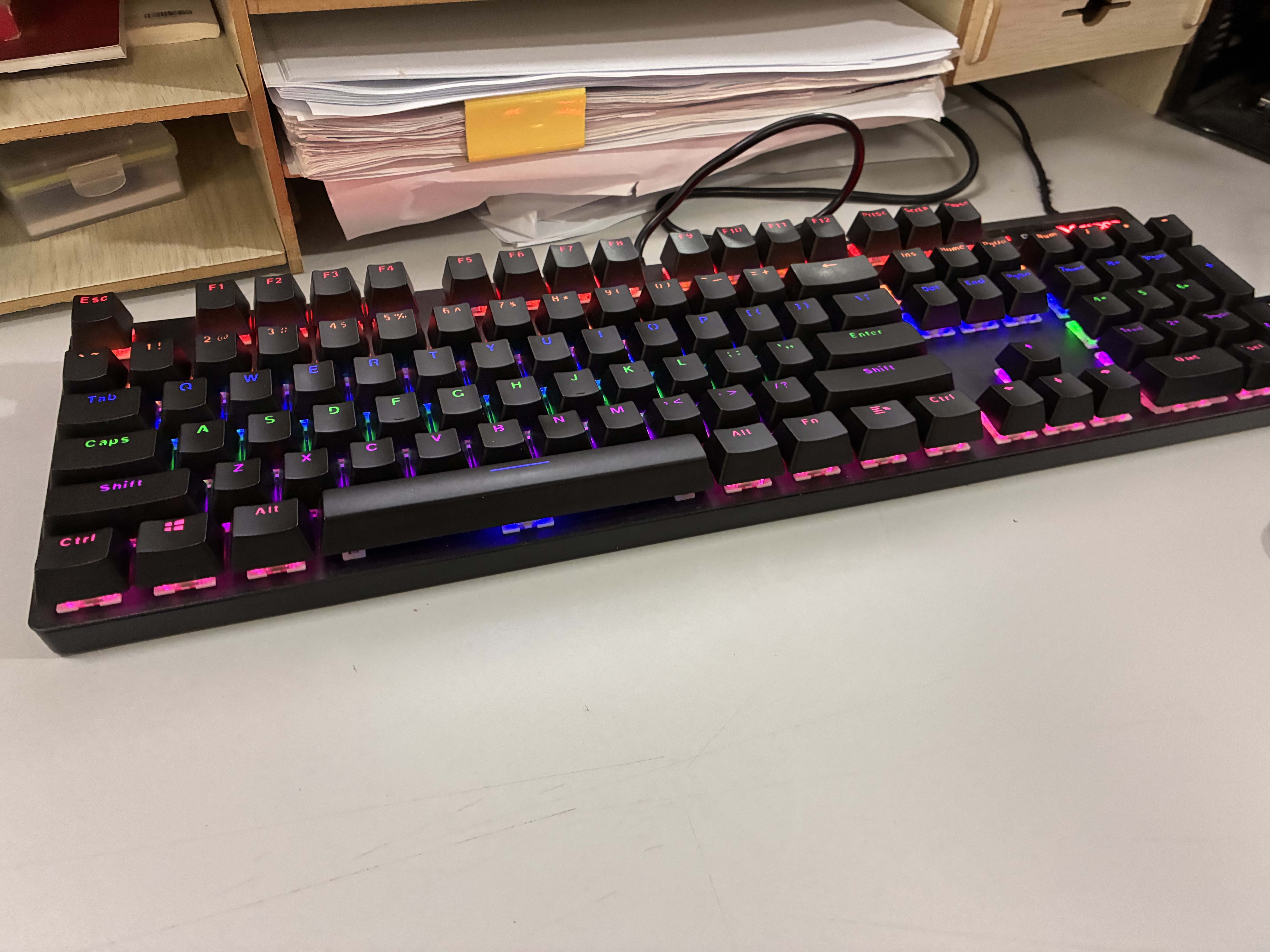 雷柏（Rapoo）V500PRO 有线背光机械键盘 104键全尺寸游戏电竞笔记本电脑多媒体办公吃鸡全键无冲键盘 黑轴 实拍图