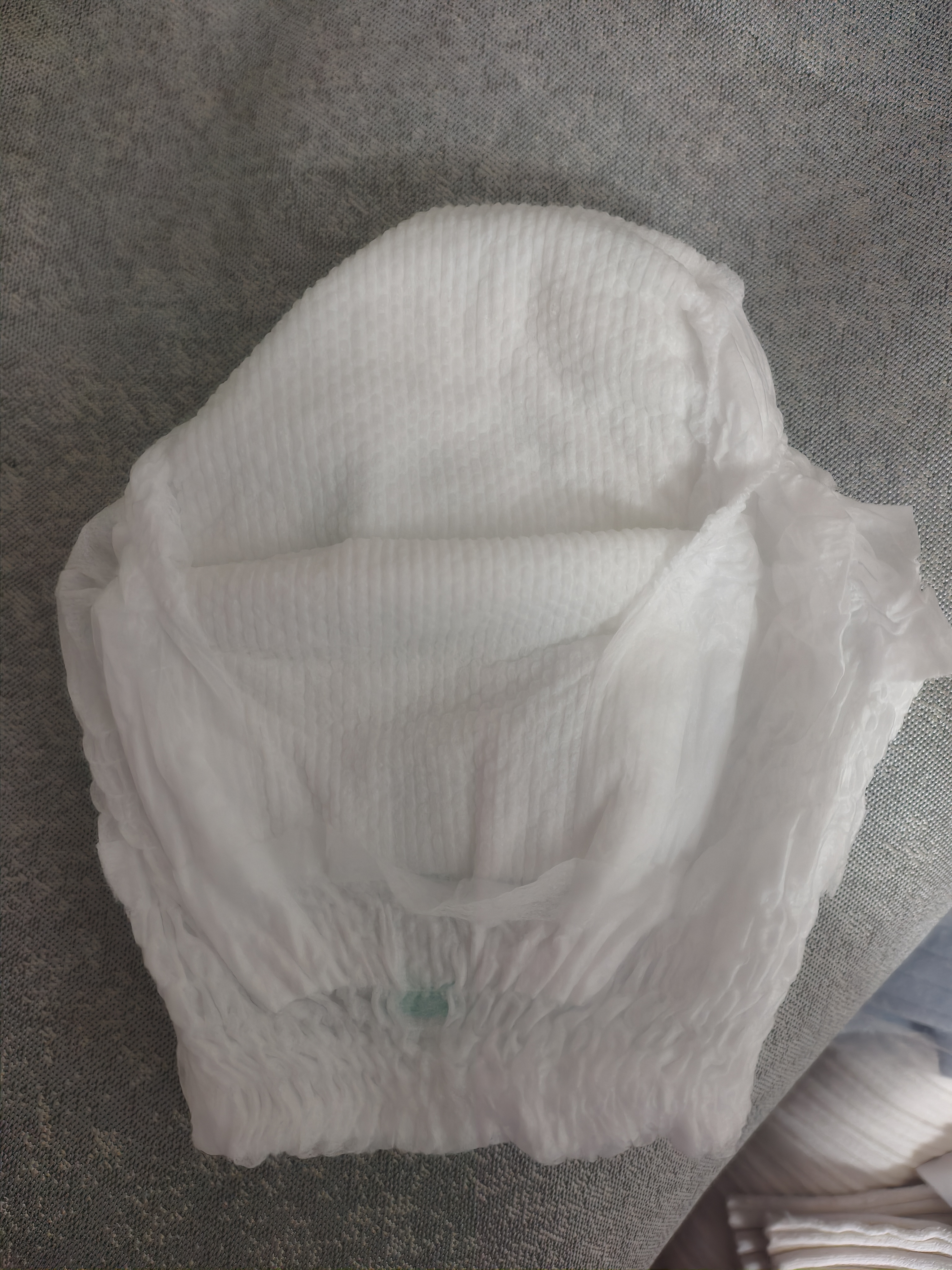 舒比奇（Suitsky）【薄吸王者】透气薄拉拉裤敏感肌尿不湿婴儿超薄透气防闷低敏安全 【拍5划算】拉拉裤XL32片10-12kg 实拍图