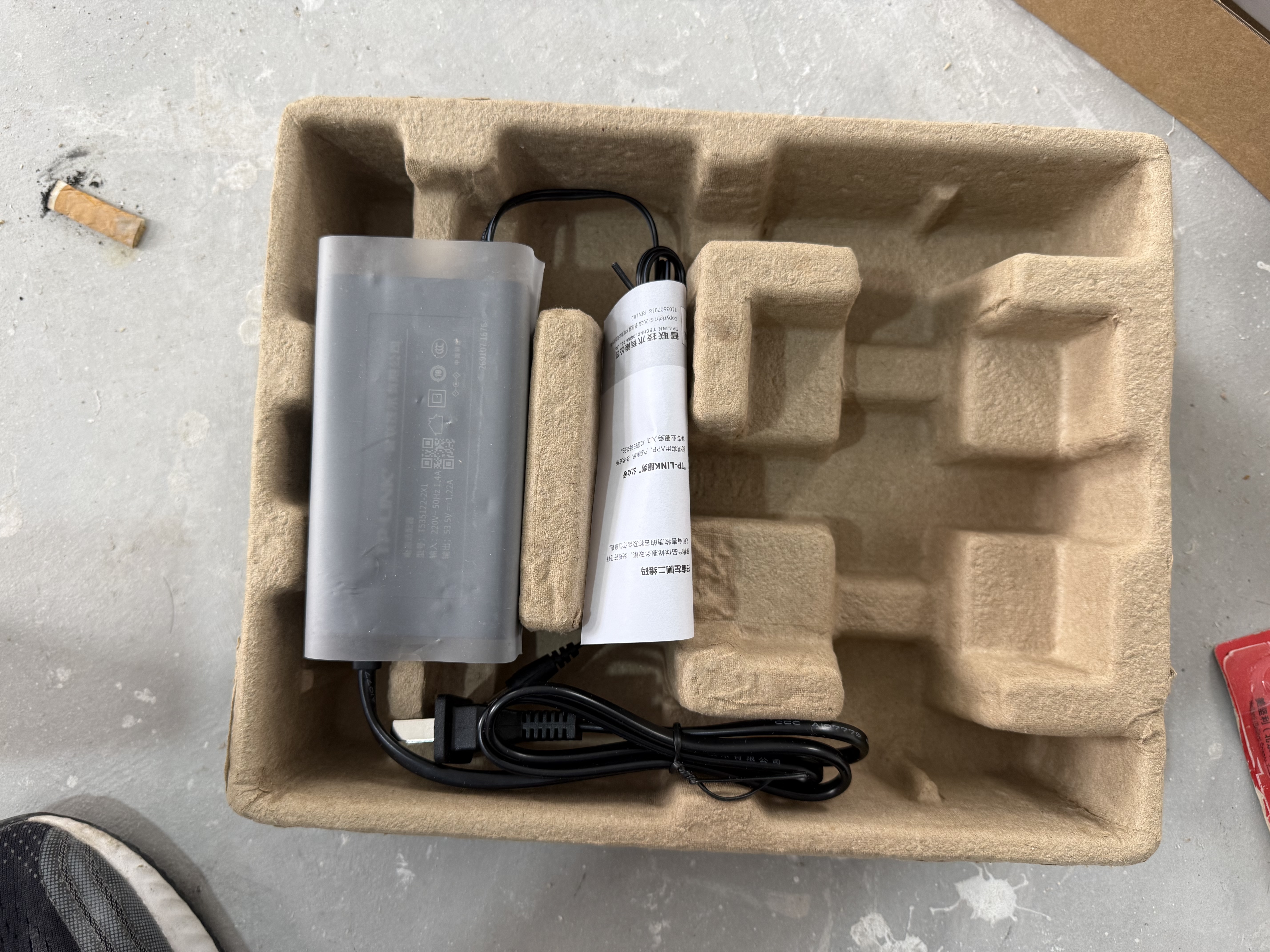普联（TP-LINK） 5口千兆PoE交换机 4口PoE非网管交换机 监控网络网线分线器 企业级交换器 分流器 TL-SG1005P 实拍图