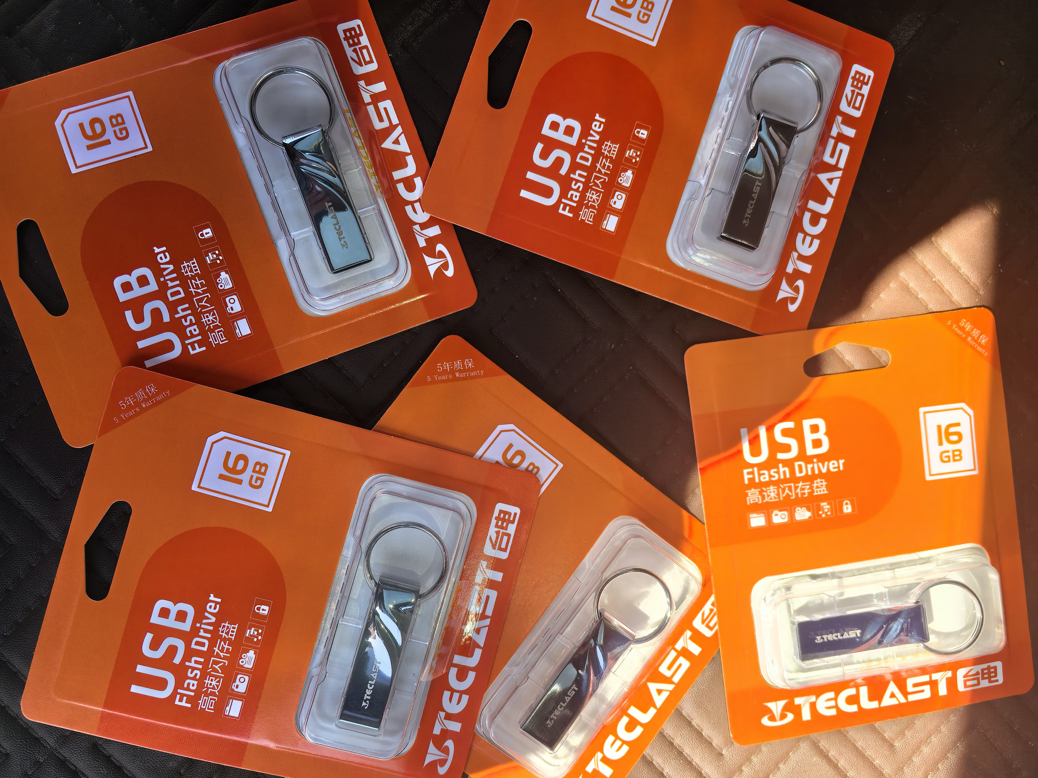 台电（TECLAST）16GB USB2.0 U盘 金属招标投标办公车载U盘 迷你型便携防水电脑大容量高速读写优盘 实拍图