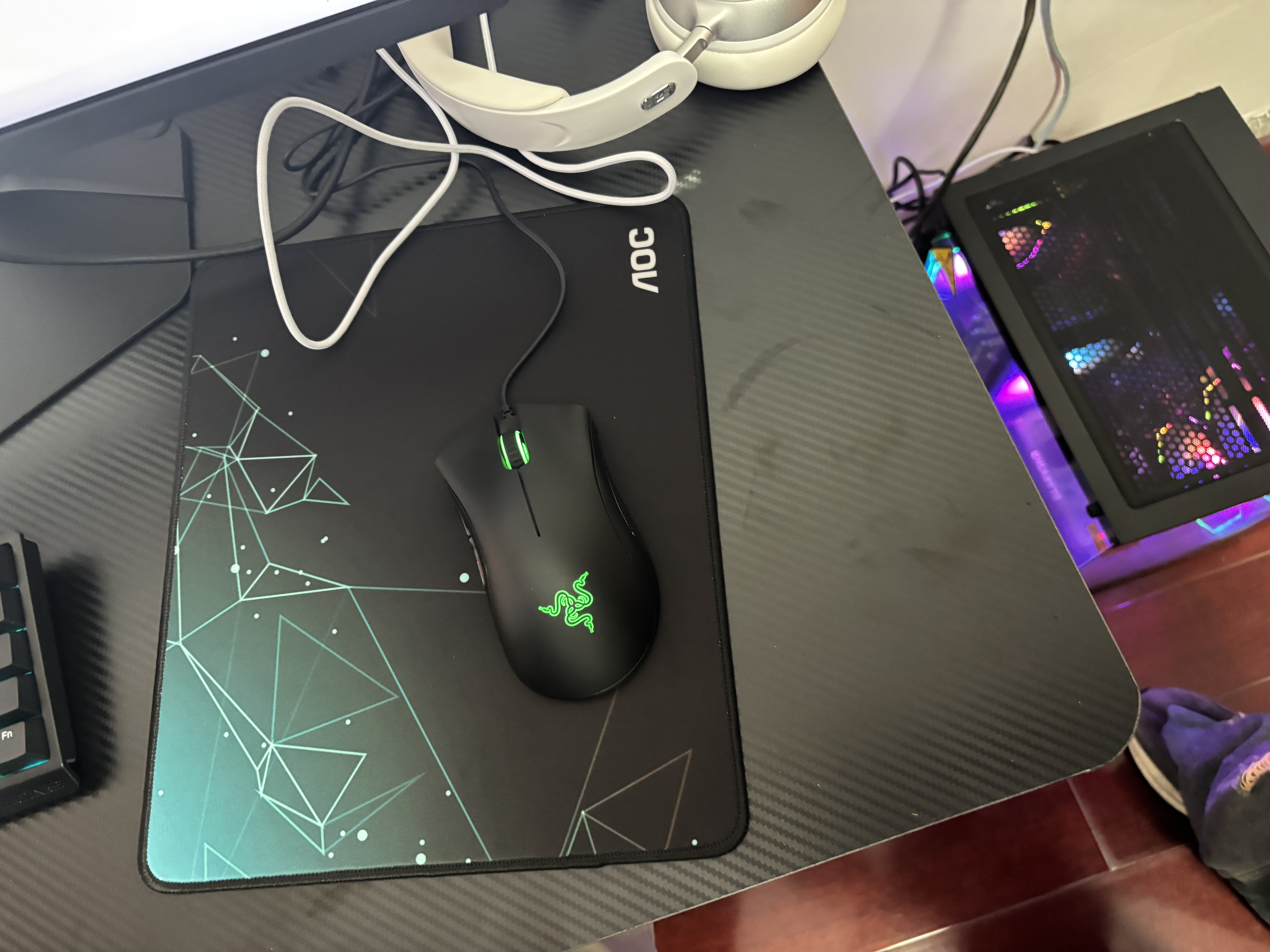 雷蛇（Razer）炼狱蝰蛇标准版有线鼠标 人体工学 电竞游戏 右手通用型 吃鸡/LOL/CSGO游戏鼠标 黑色 实拍图