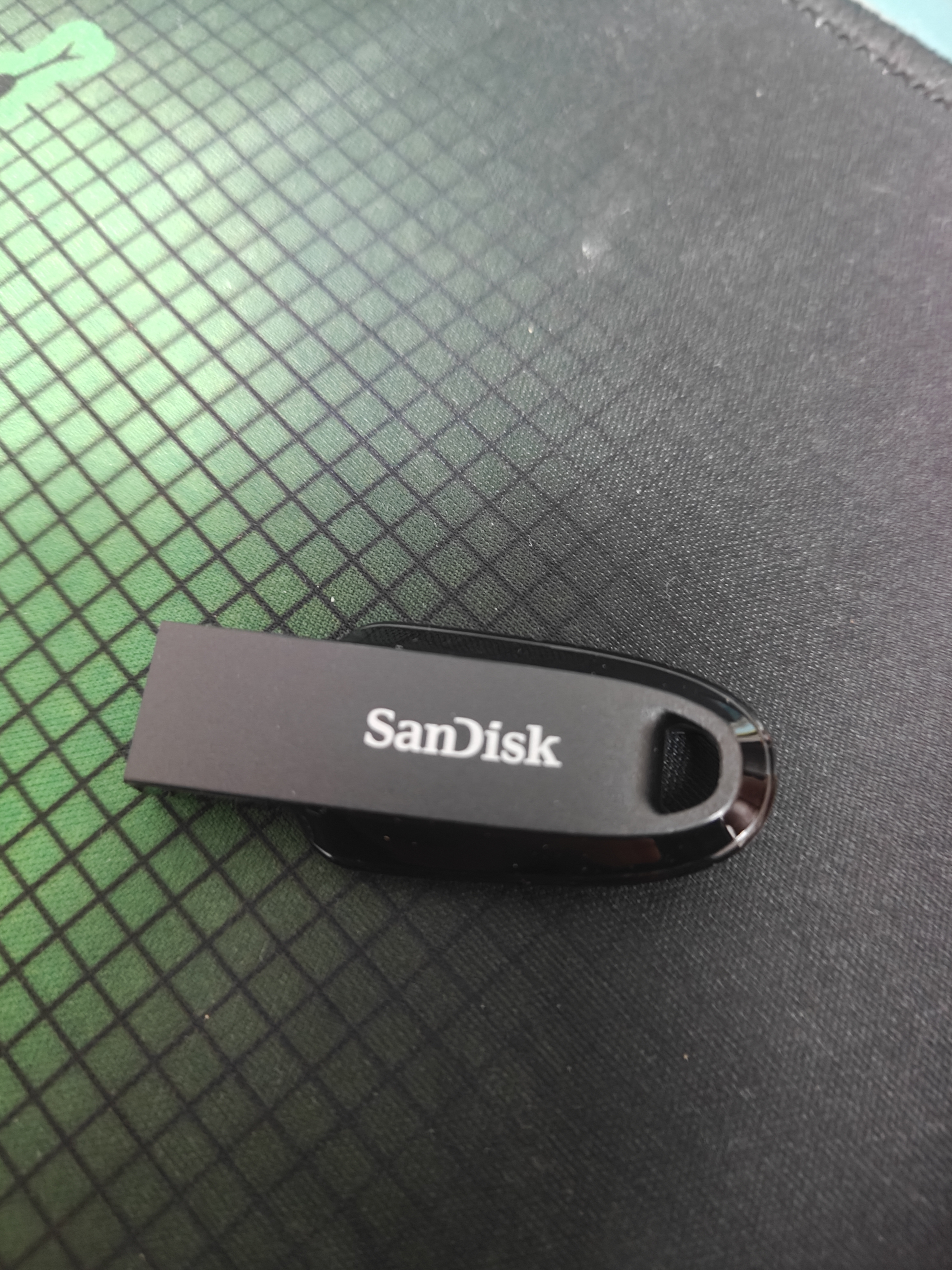 Sandisk闪迪128GB USB3.2 U盘 CZ550黑色 读速100MB/s 安全加密 数据恢复 学习办公电脑车载 高速大容量优盘 实拍图