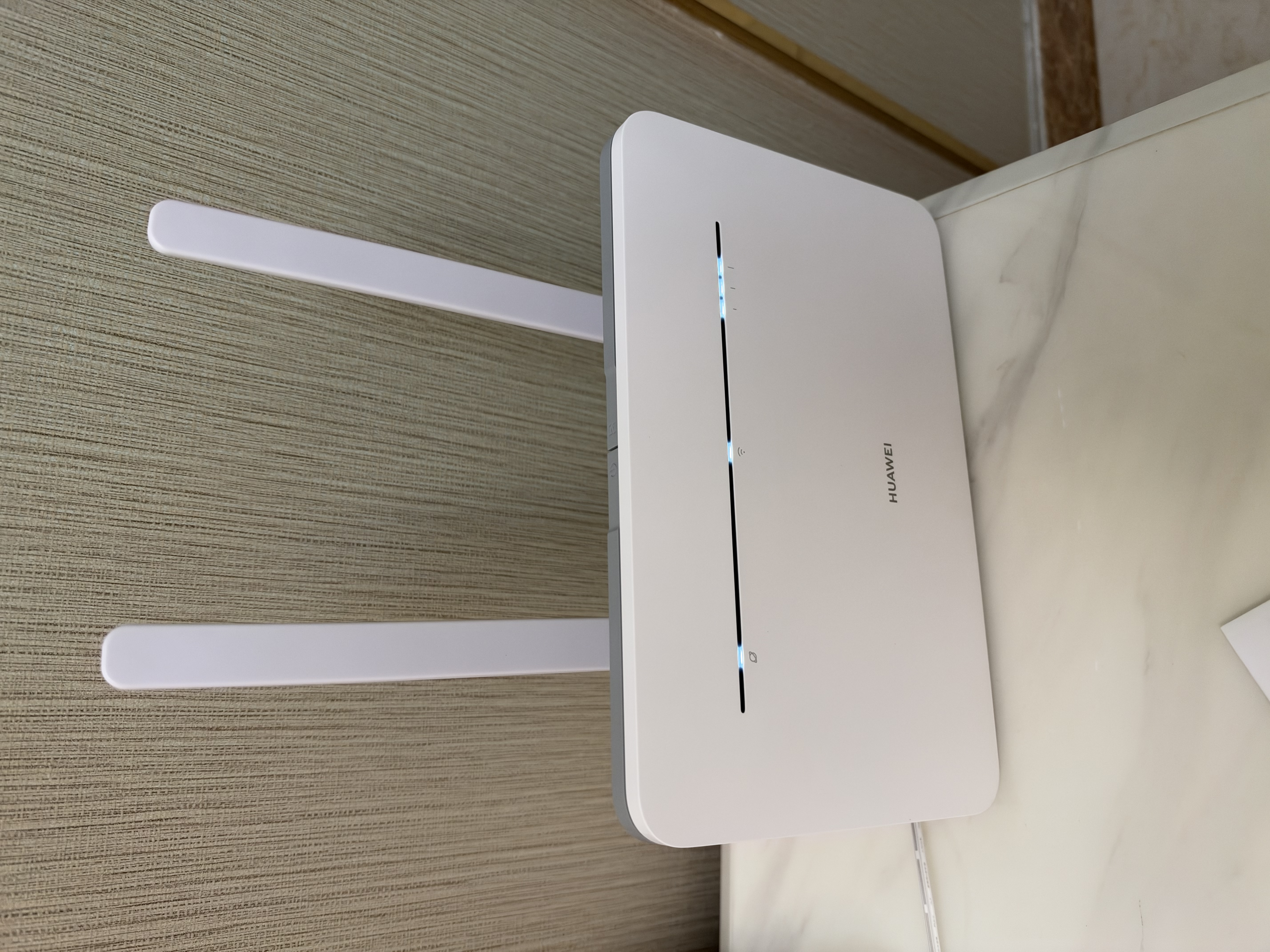 华为4g免插卡路由器移动路由2pro5多网通CPE转无线网随身wifi宽带非wifi7企业b535千兆2026款5g AX15B B535-836【300Mbps速率】4个千兆网口 实拍图