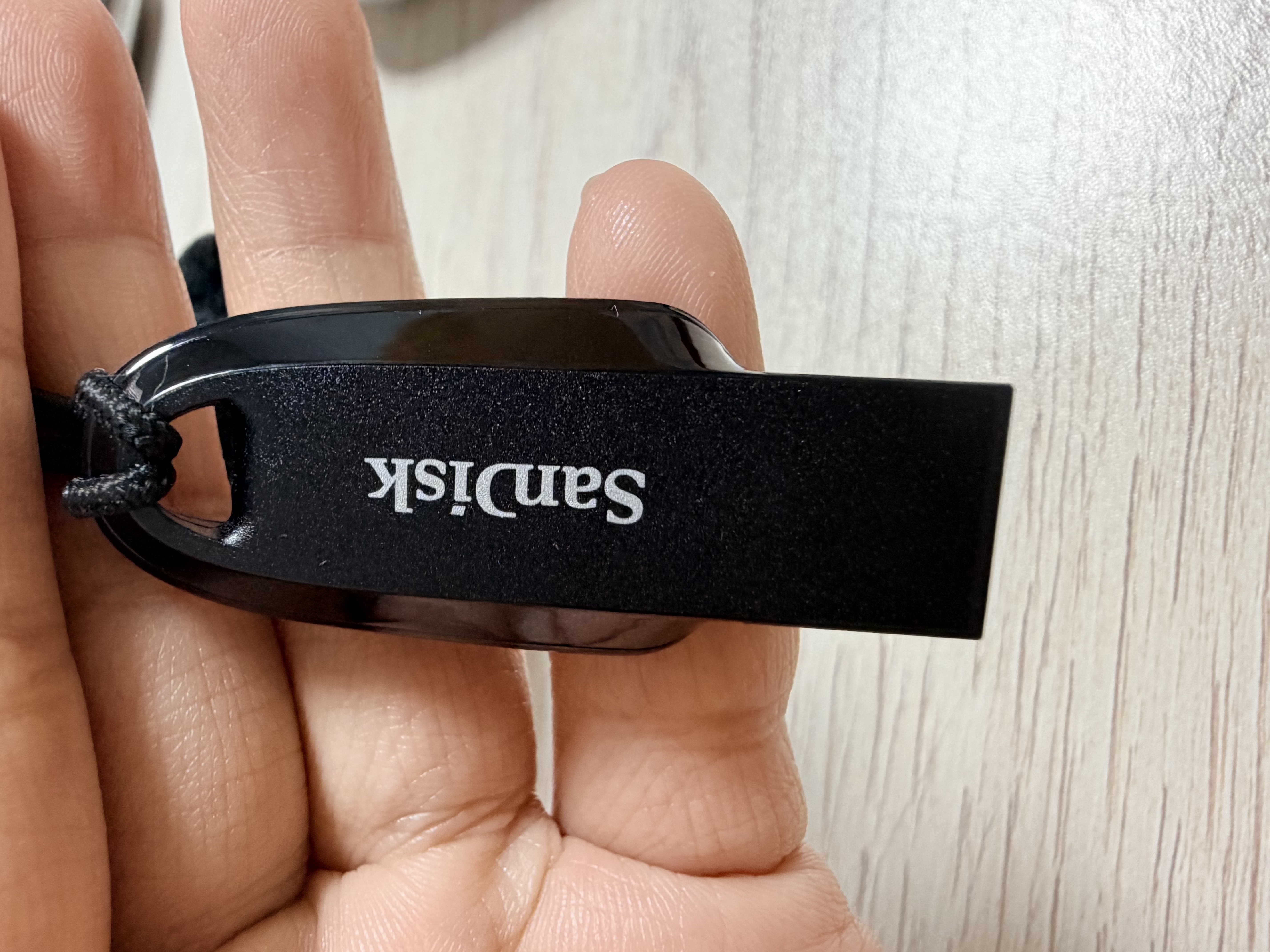 Sandisk闪迪64GB USB3.2 U盘 CZ550黑色 读速100MB/s 安全加密 数据恢复 学习办公电脑车载 高速大容量优盘 实拍图
