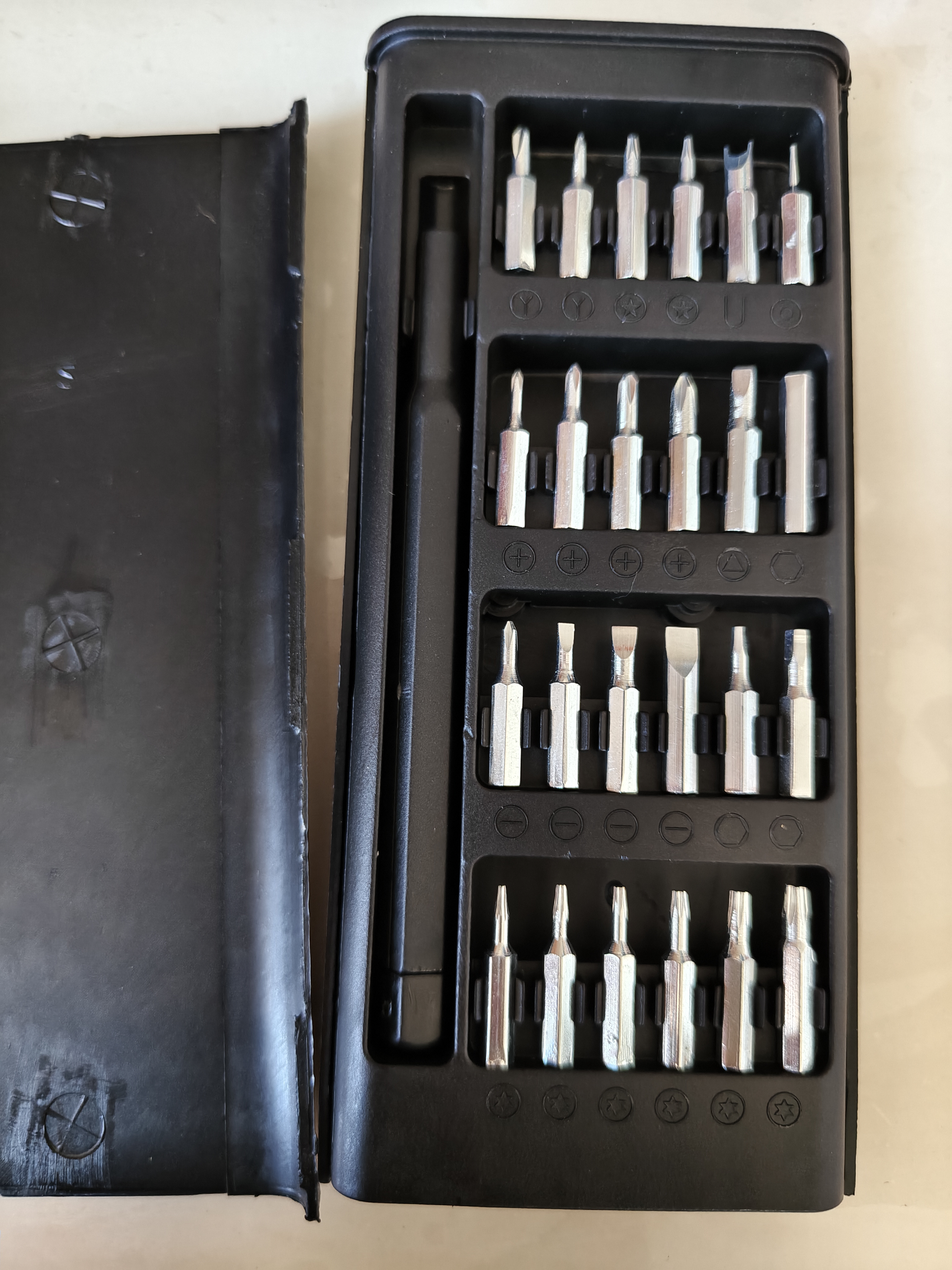 【精选套装】24合一手动多功能家用螺丝刀电脑手机拆卸维修精密工具套装 塑柄卡扣款-24合1套装 实拍图
