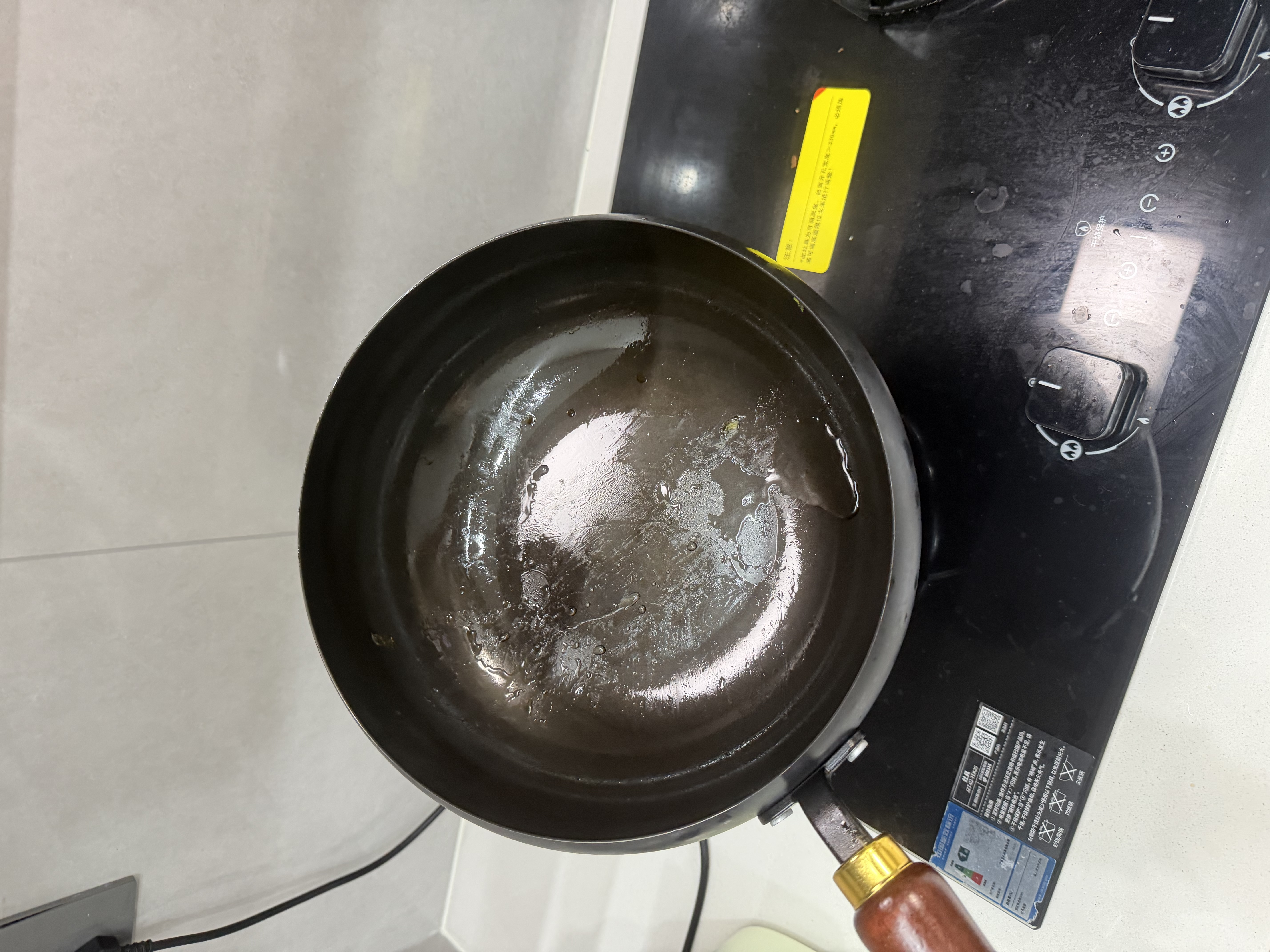 美的（Midea）大肚锅炒锅铁锅炒菜锅不粘精铁平底南瓜锅电磁炉燃气通用不易生锈 实拍图