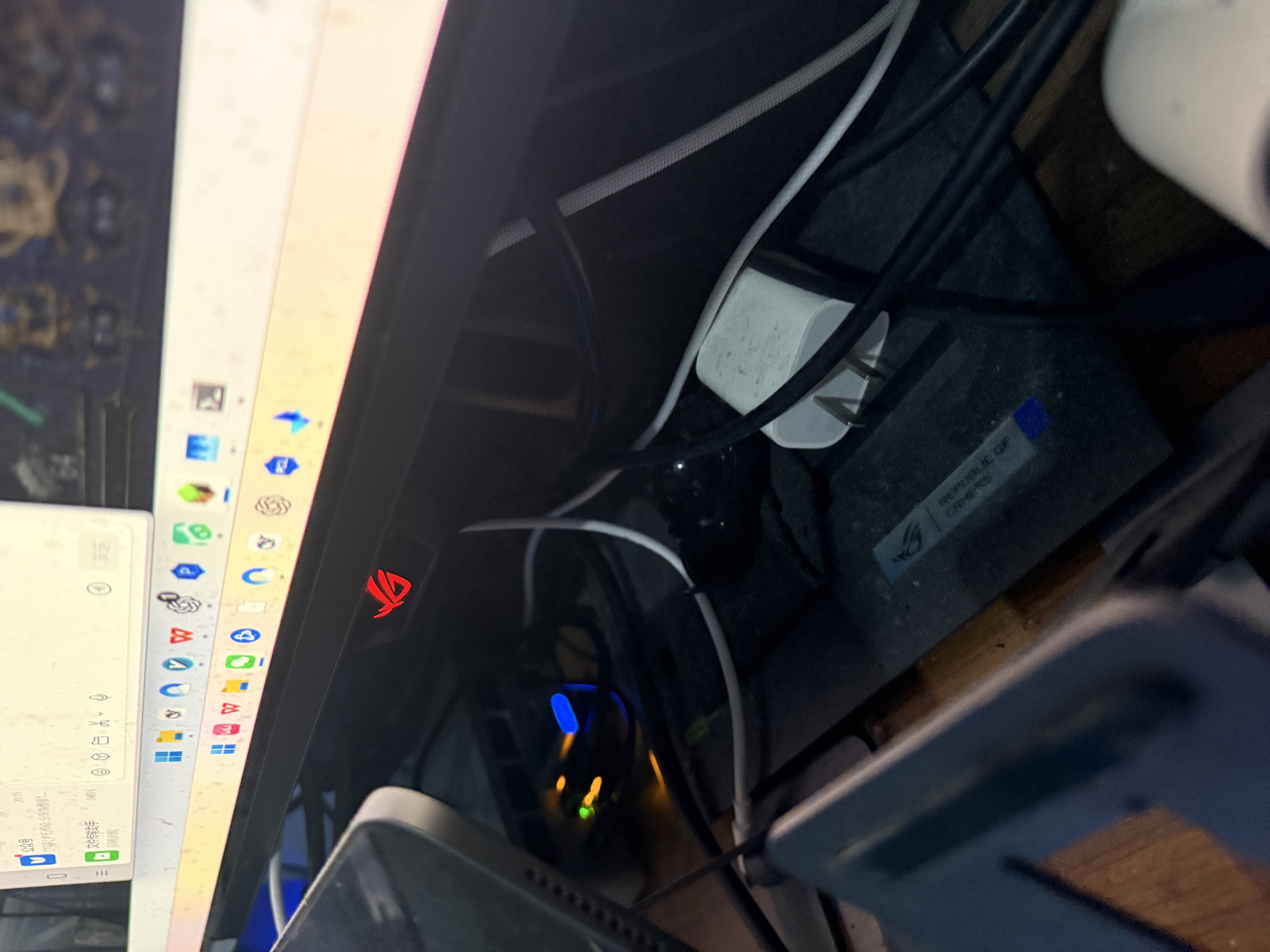 铭凡UM880Plus AMD锐龙R7-8845HS迷你主机高性能mini主机迷你电脑台式机游戏办公国家补贴15%  32G+1T 实拍图