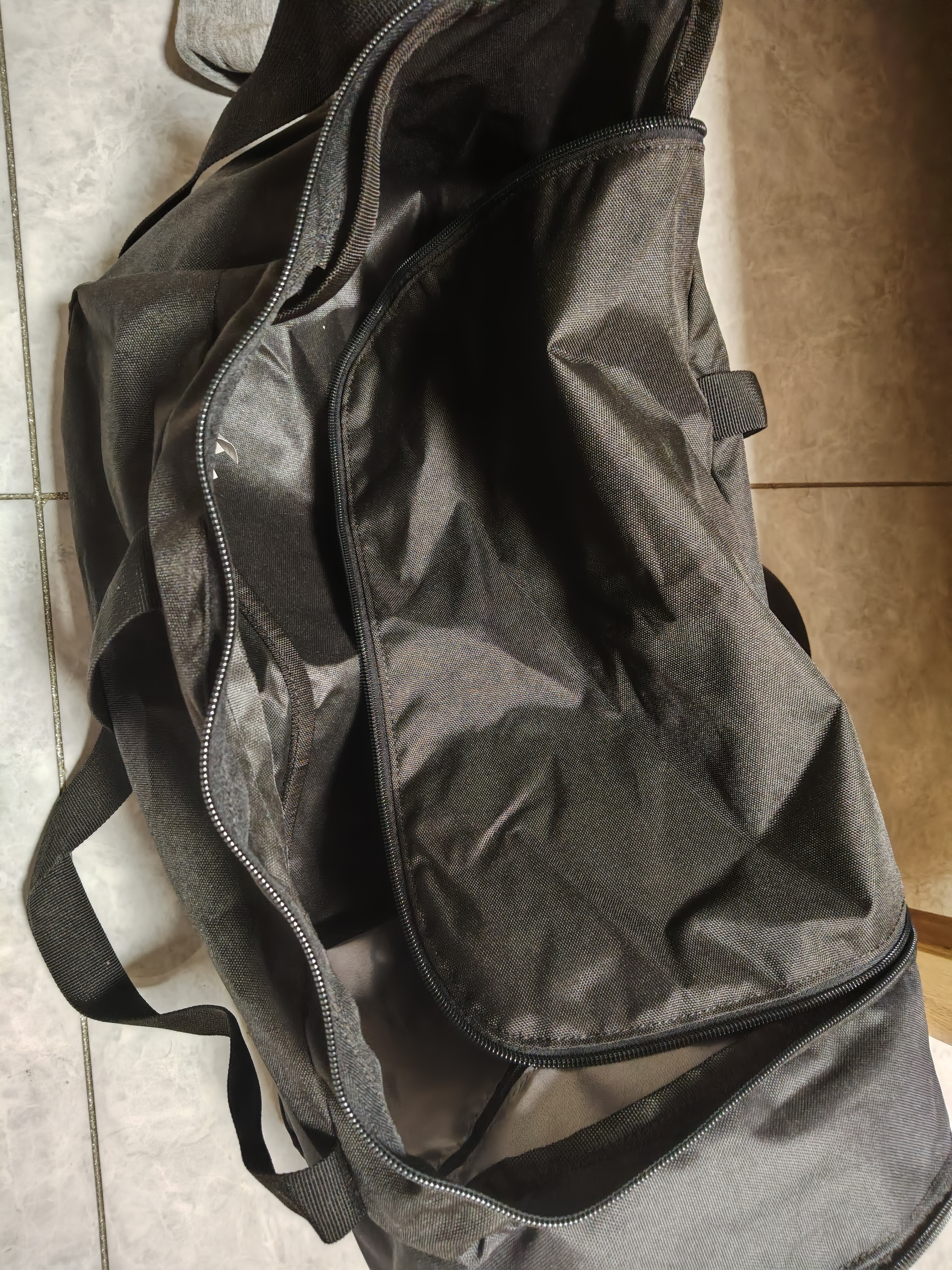 迪卡侬（DECATHLON）【门店自提】足球拎包20L健身包运动包返回绿茵场IVO2 35L静谧黑【可折叠/3隔层】 实拍图