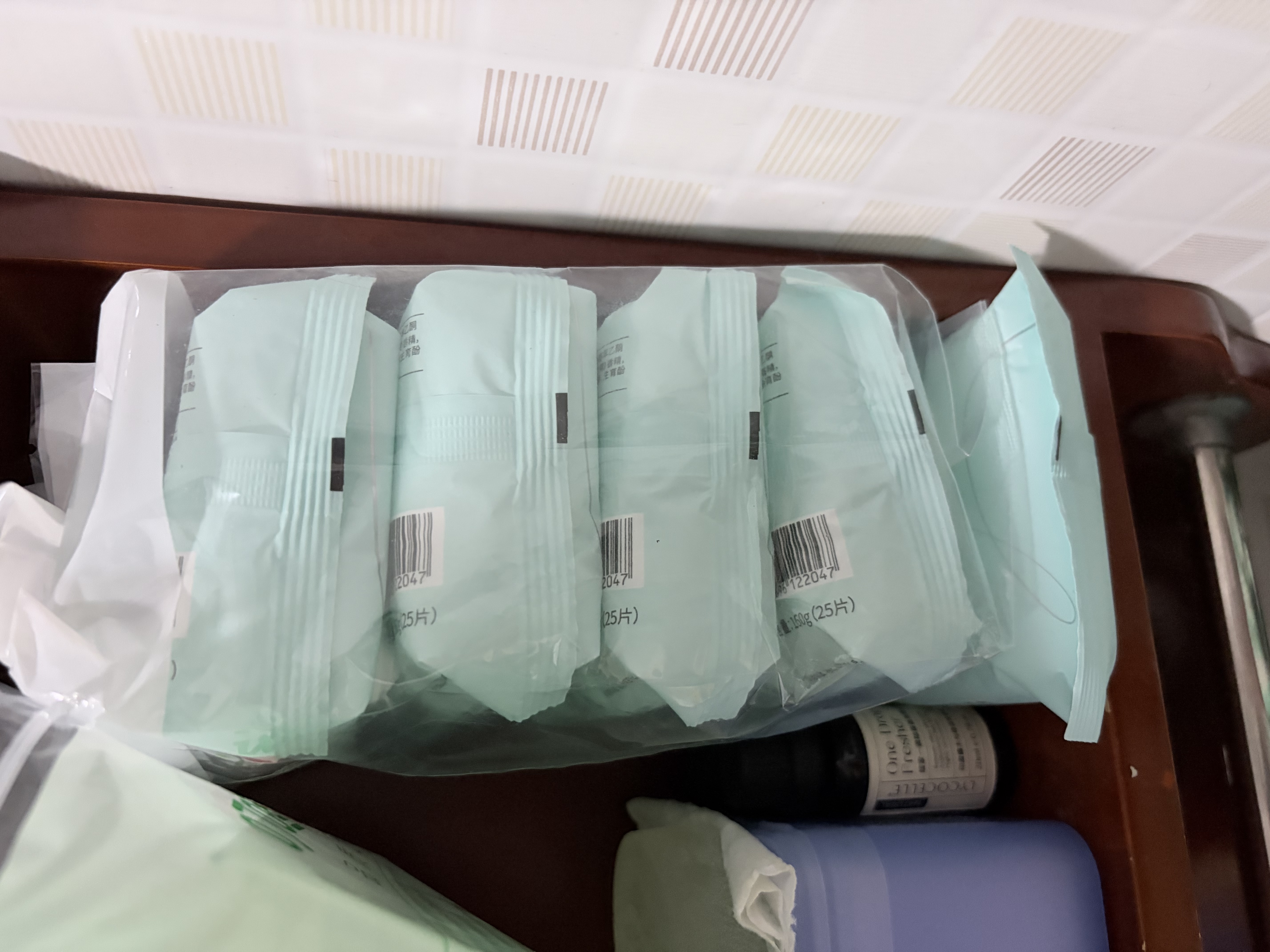 屈臣氏卸妆湿巾25片*4包氨基酸配方弱酸性Ph温和卸妆不刺激便携装抽取式 实拍图