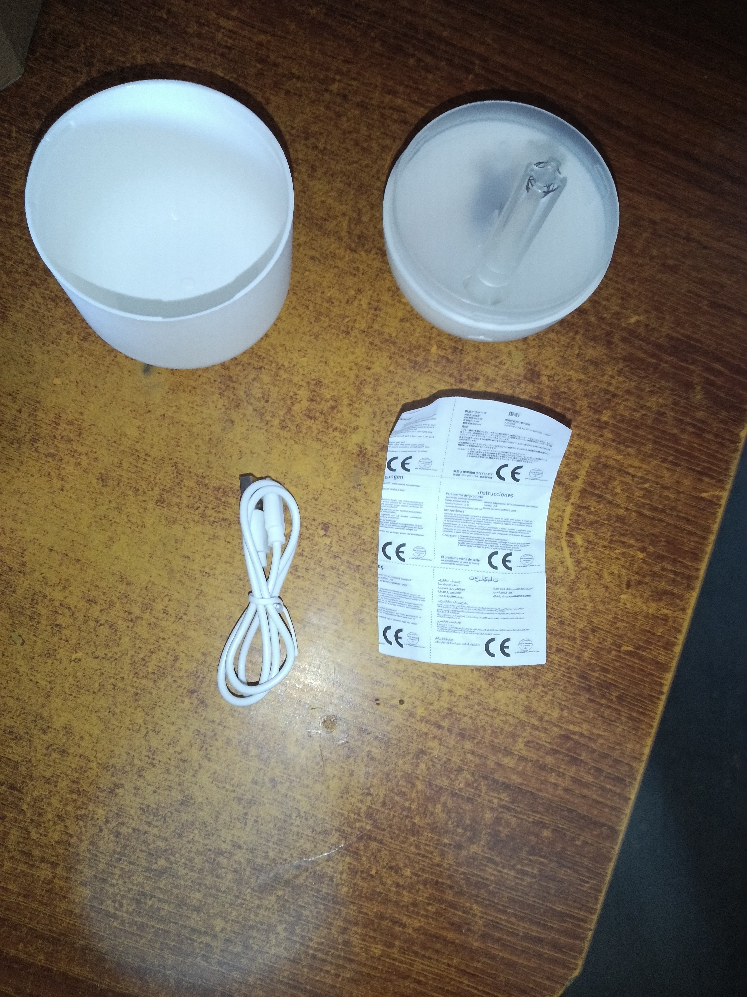 加湿器家用空气加湿器净化器香薰机空调房加湿器喷雾器usb静音卧室孕妇婴儿喷雾宿舍学生女生礼物 常规版【简约白220ML +纳米雾化+静音加湿】 实拍图