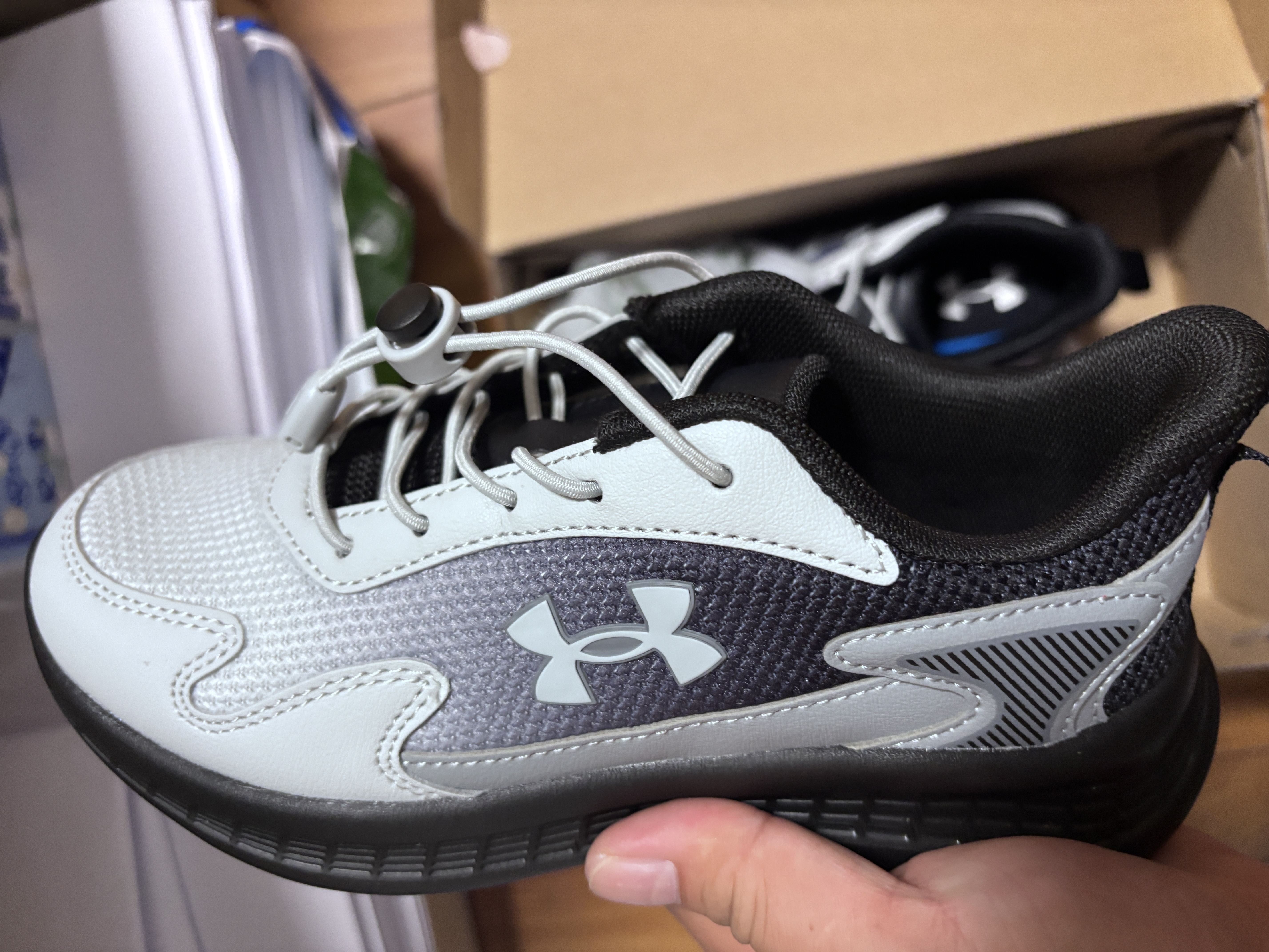 安德玛（Under Armour）童鞋儿童运动鞋男女童休闲透气耐磨大童鞋青少年跑鞋 实拍图