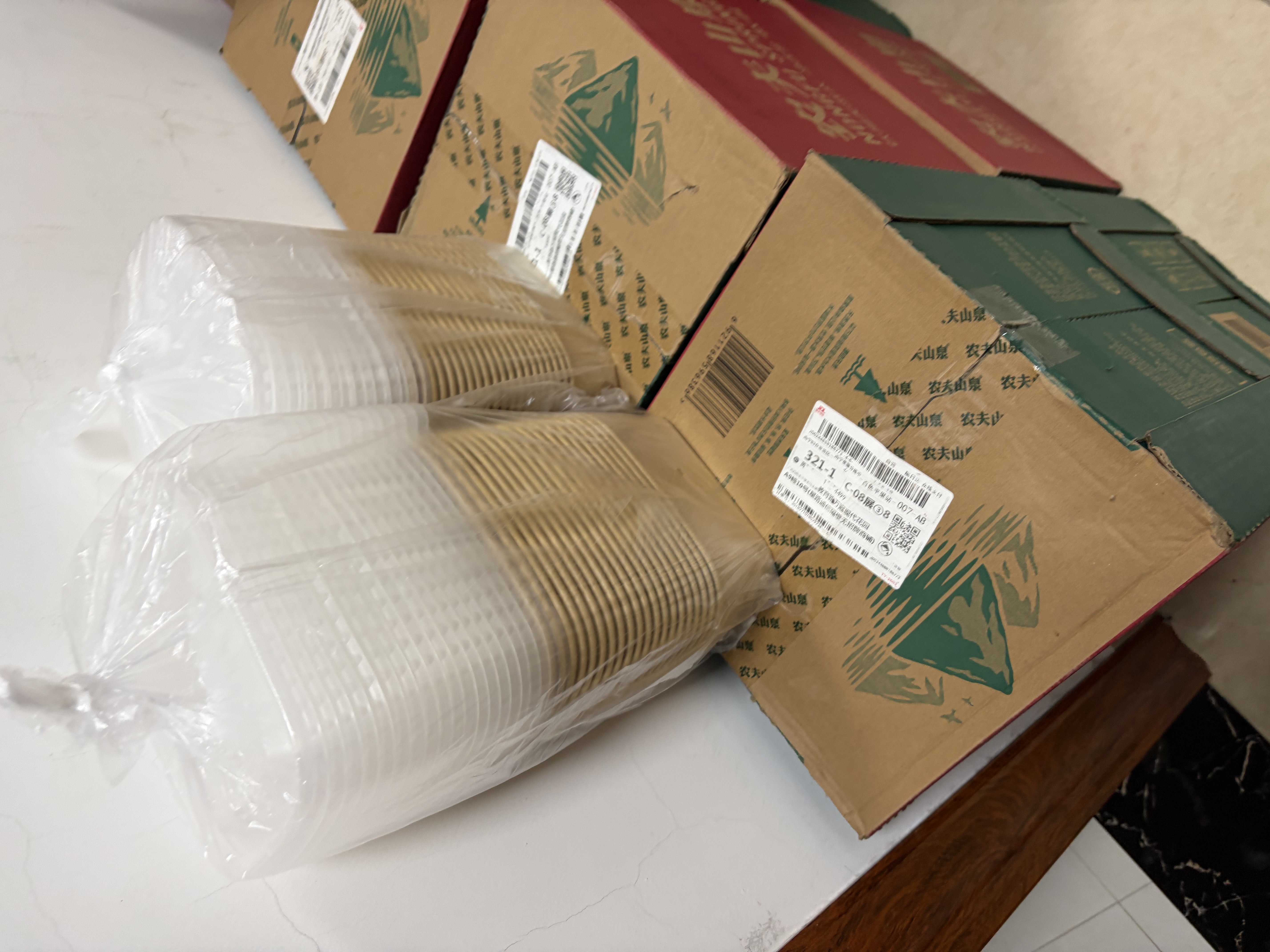 农夫山泉饮用水 饮用天然水5L*4桶 整箱装 桶装水塑膜随机包装 实拍图