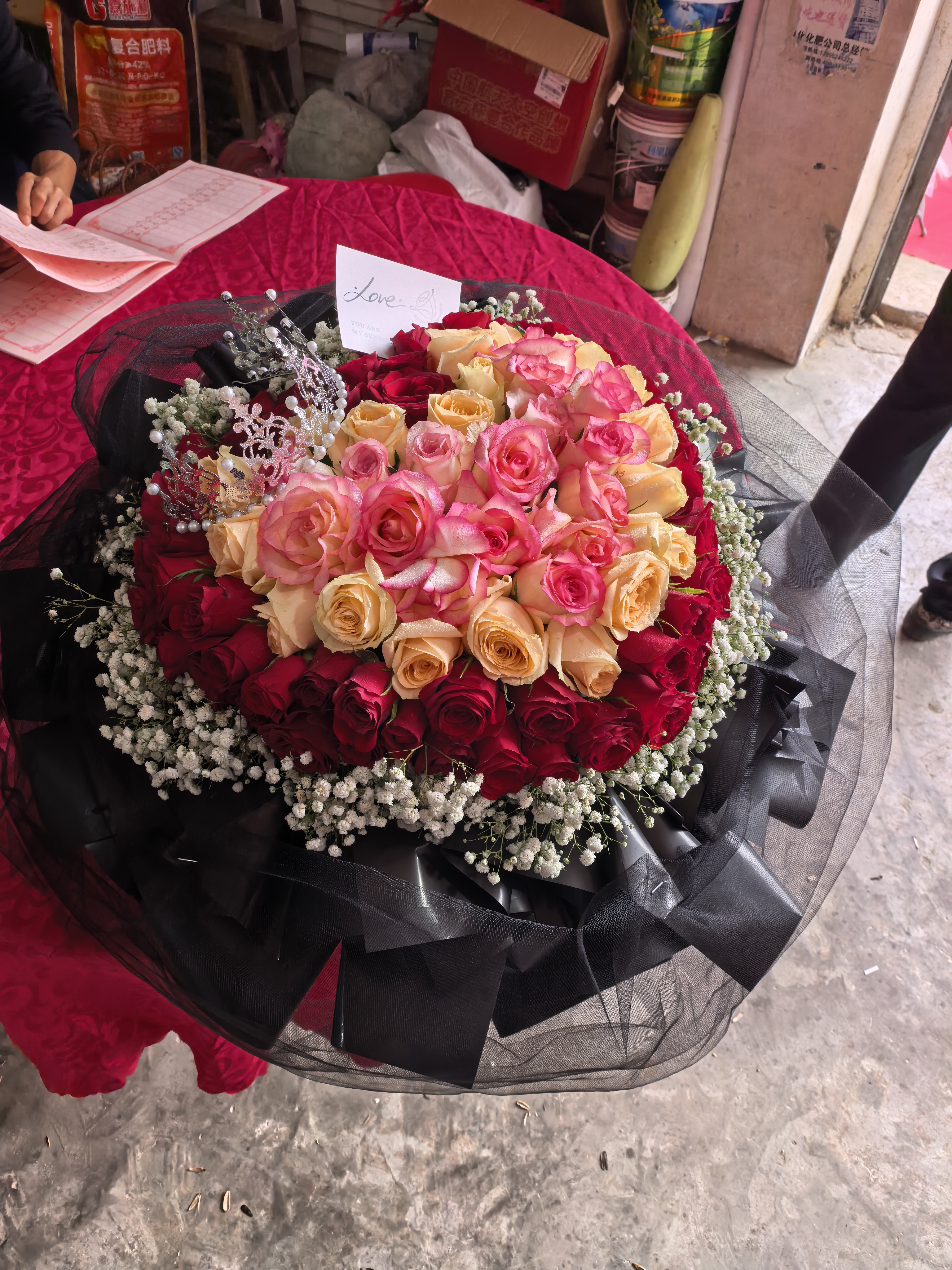 莱一刻鲜花速递玫瑰花束礼盒表白送女友老婆生日礼物全国同城配送 99朵玫瑰混搭心形花束 实拍图