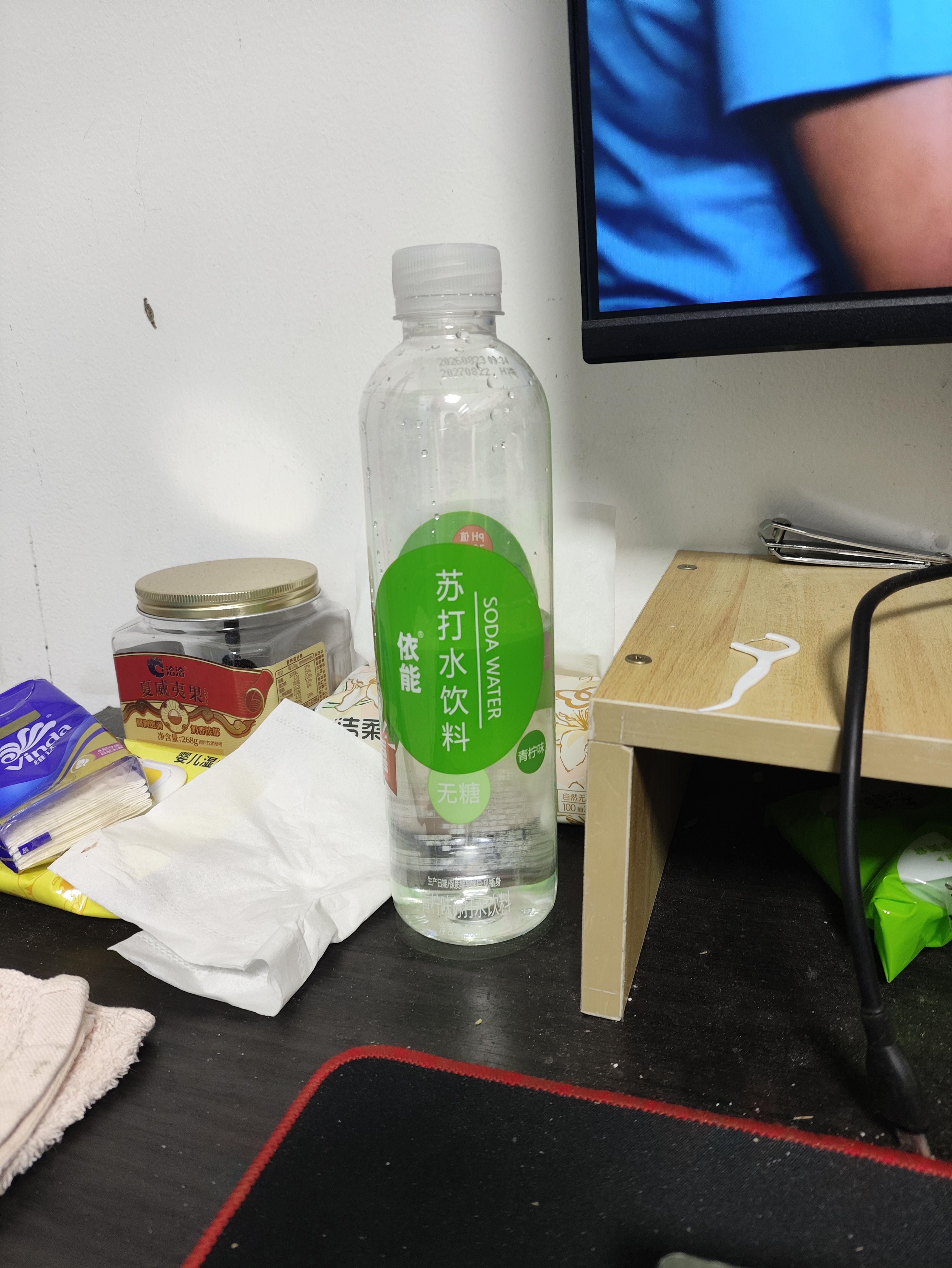 依能 青柠檬味苏打水饮料 无糖无汽弱碱 500ml*24瓶 塑膜装饮品 实拍图