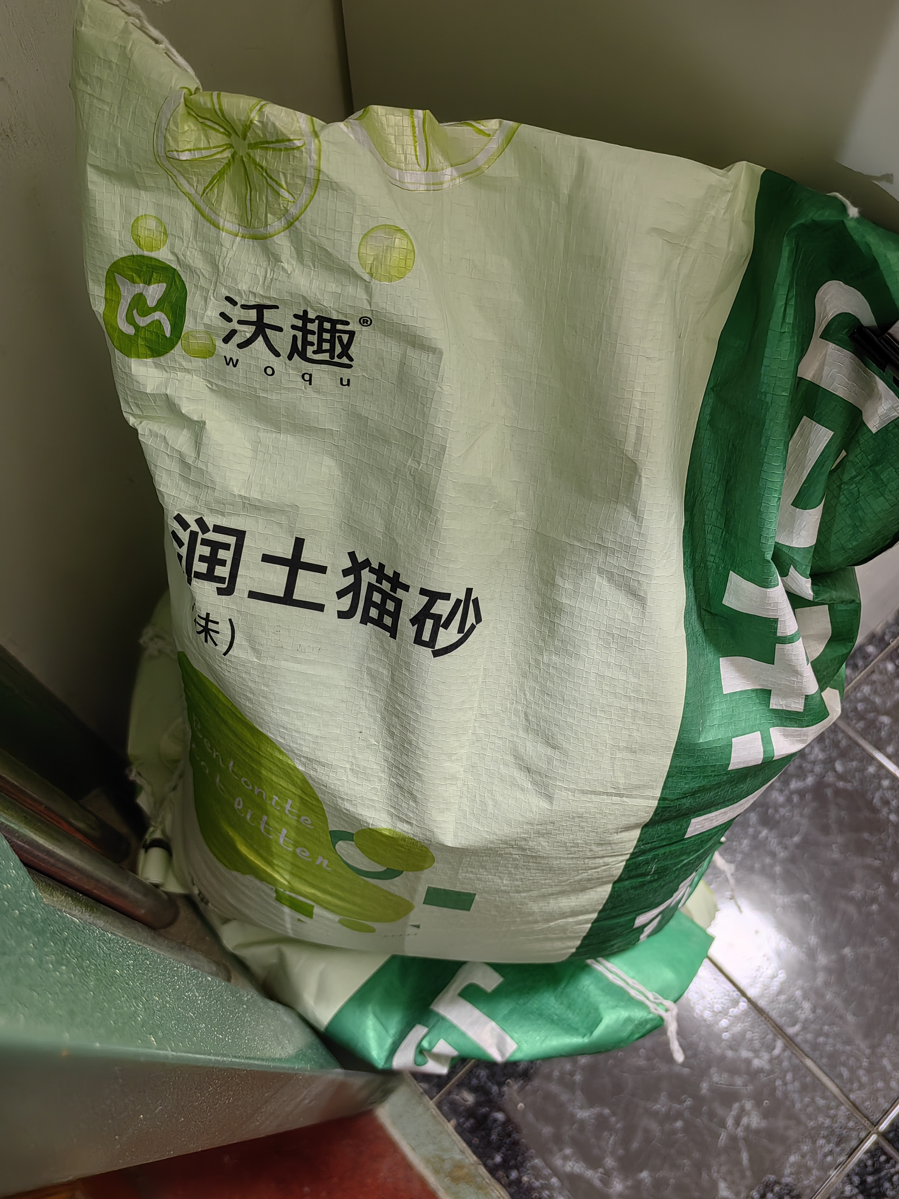 沃趣 猫砂膨润土20斤强效除臭低粉尘易结团青柠大包装小颗粒遇水释香 实拍图