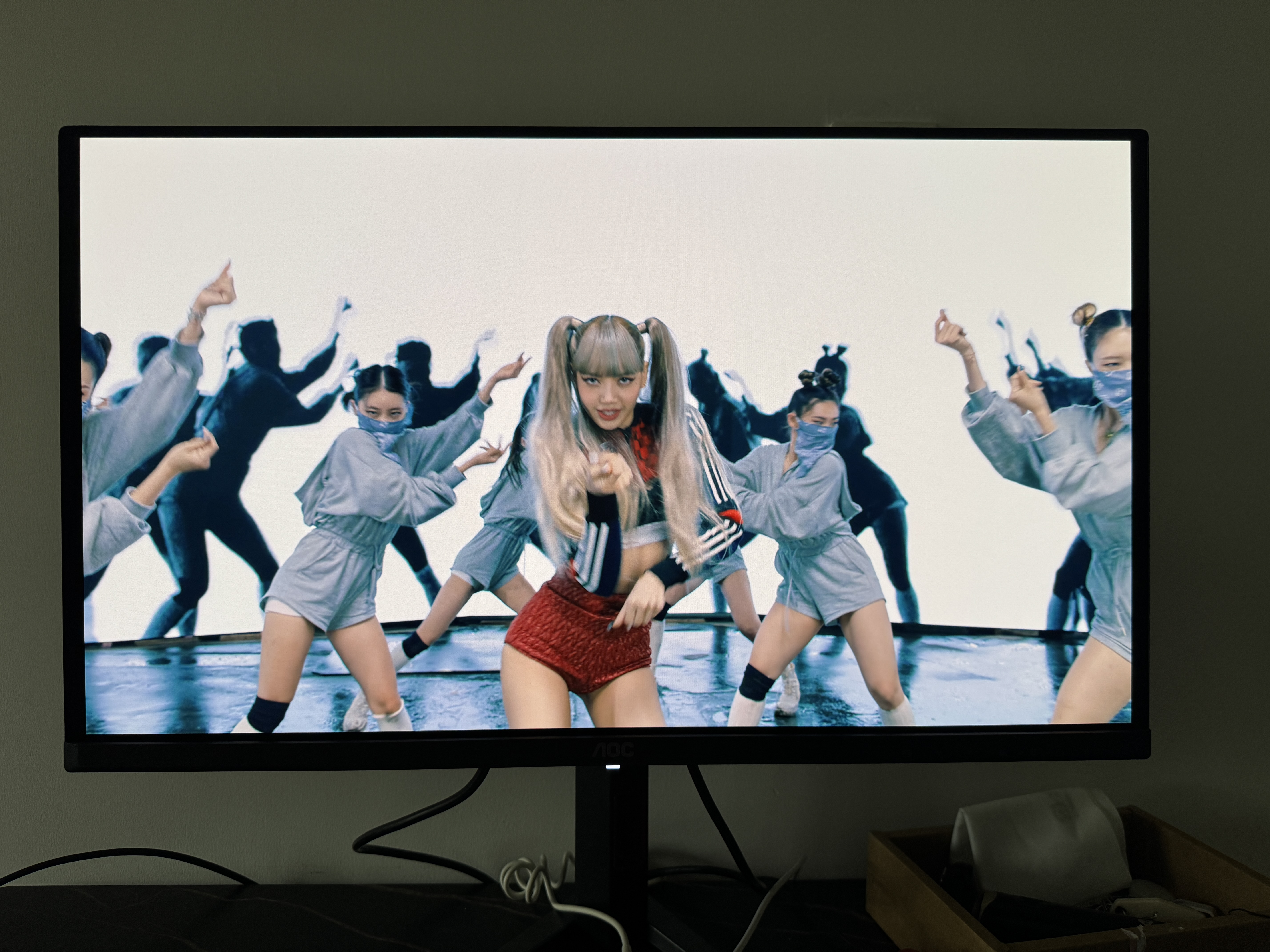 AOC 27英寸4K165Hz Gen.3五层堆叠QD-OLED 第五代BlackAGLR涂层 抗反射抗眩光更黑 电竞显示器U27G4D 实拍图