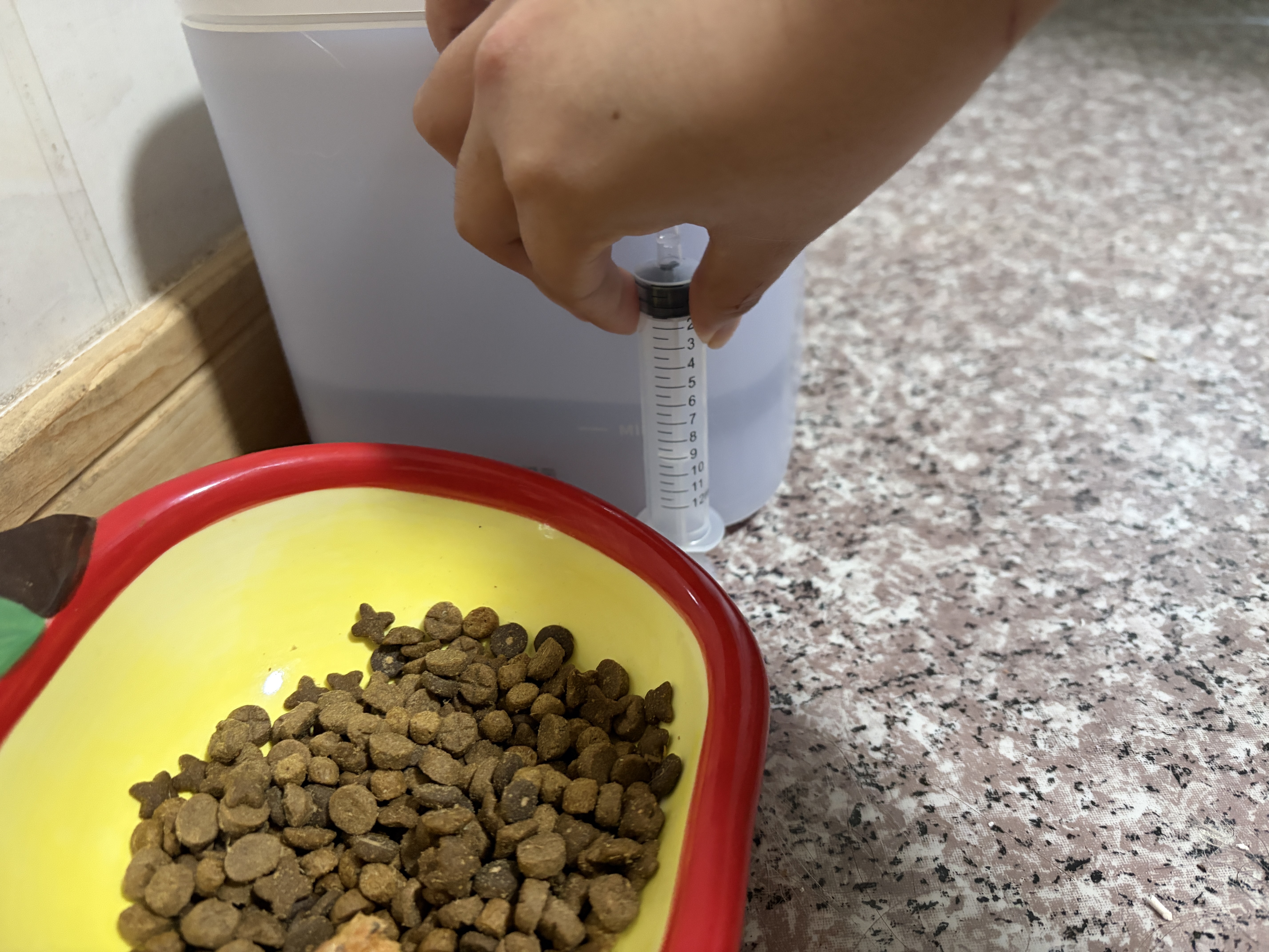小佩宠物智能饮水机SOLO SE 暖白色 智能饮水机猫狗饮水用品无线水泵 实拍图