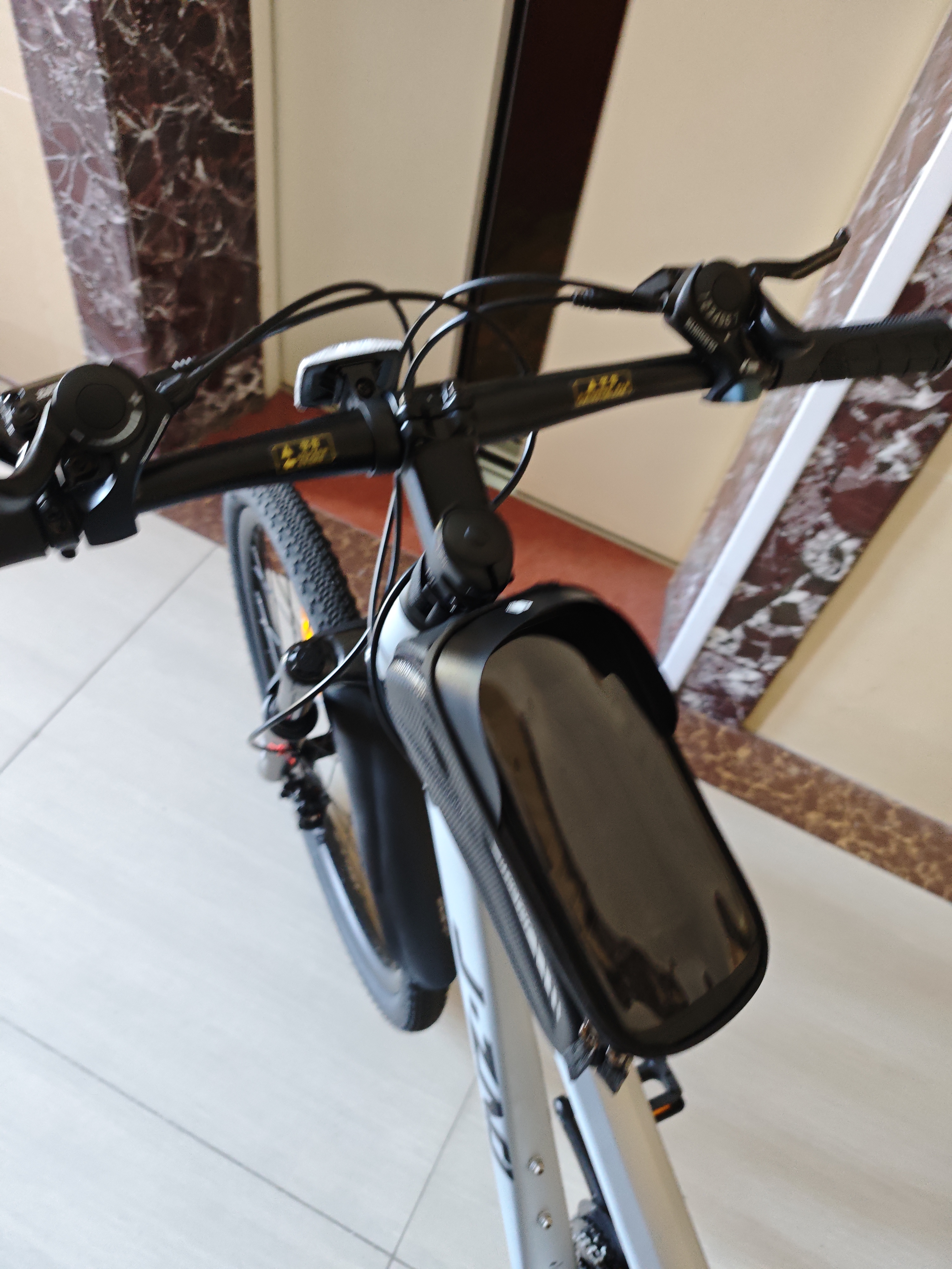 京东京造 XC350山地自行车铝合金禧玛诺21速油压碟刹成年人学生17寸时空银 实拍图