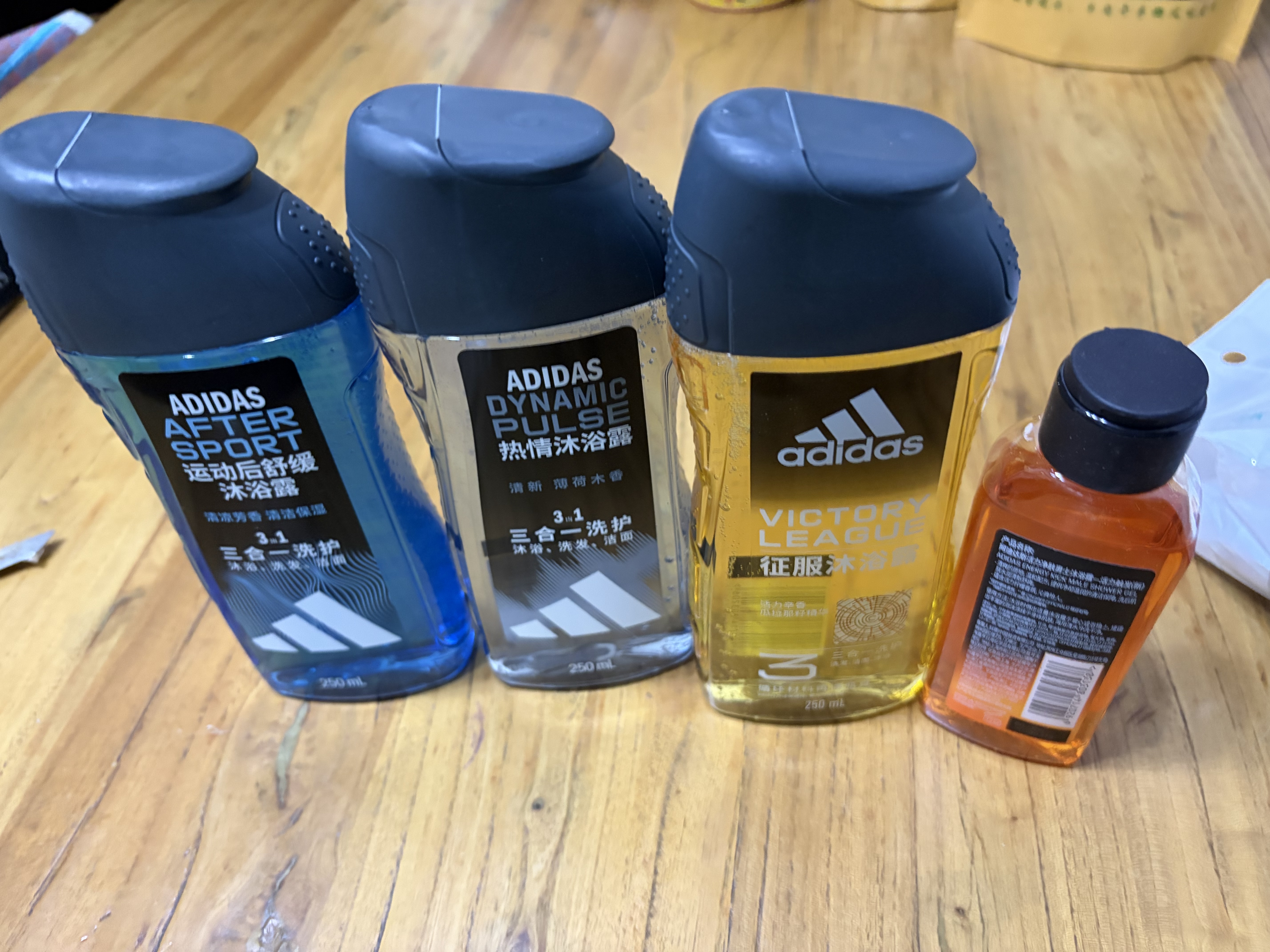 阿迪达斯（adidas）三合一男士沐浴露套装运动后舒缓250ml热情250ml征服250ml 实拍图