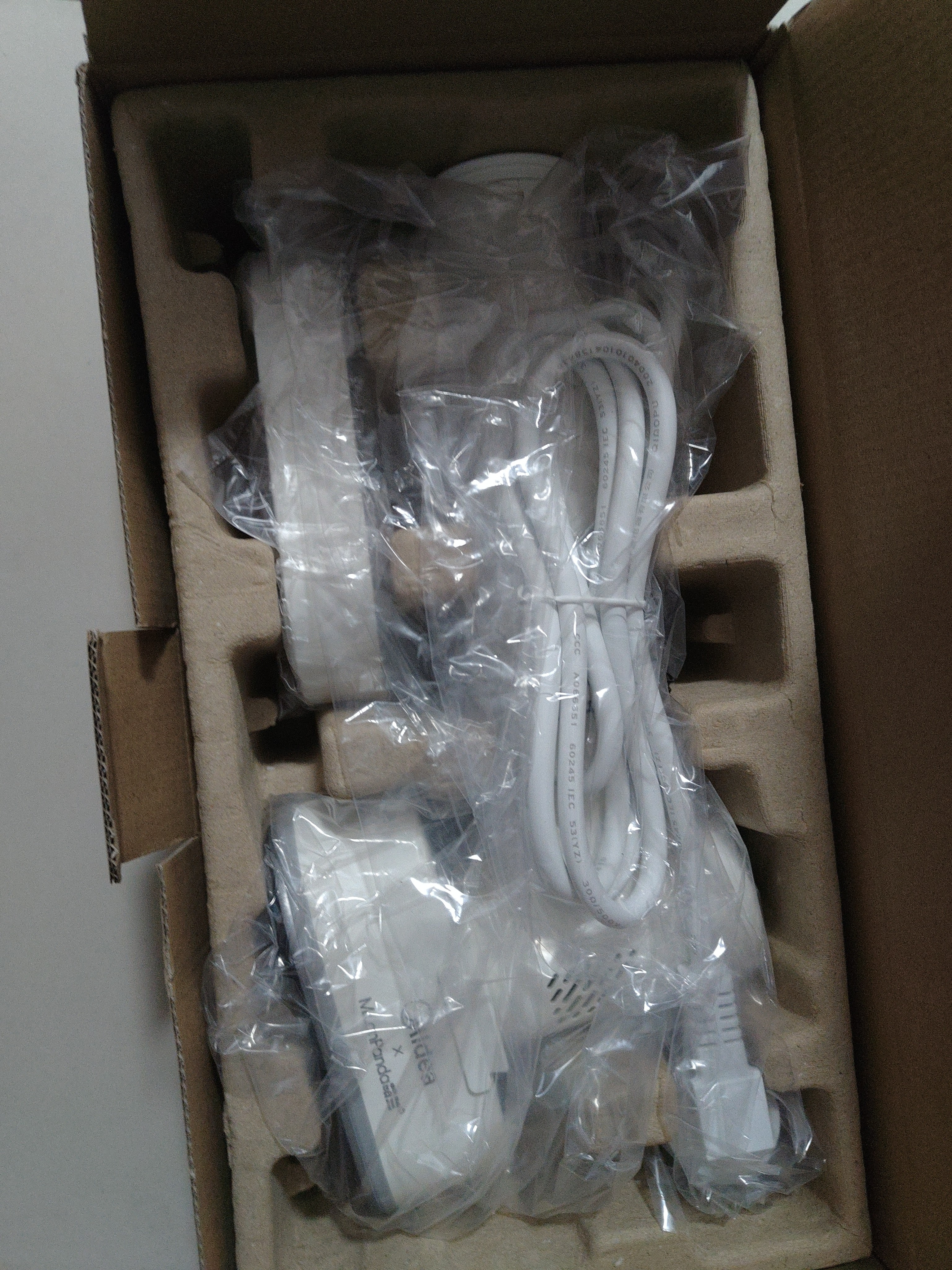美的（Midea）【AI交互吸烫机6.0】吸附式手持挂烫机大蒸汽熨烫机轻巧小型大功率家用除菌电熨斗YBD-X6PD 实拍图