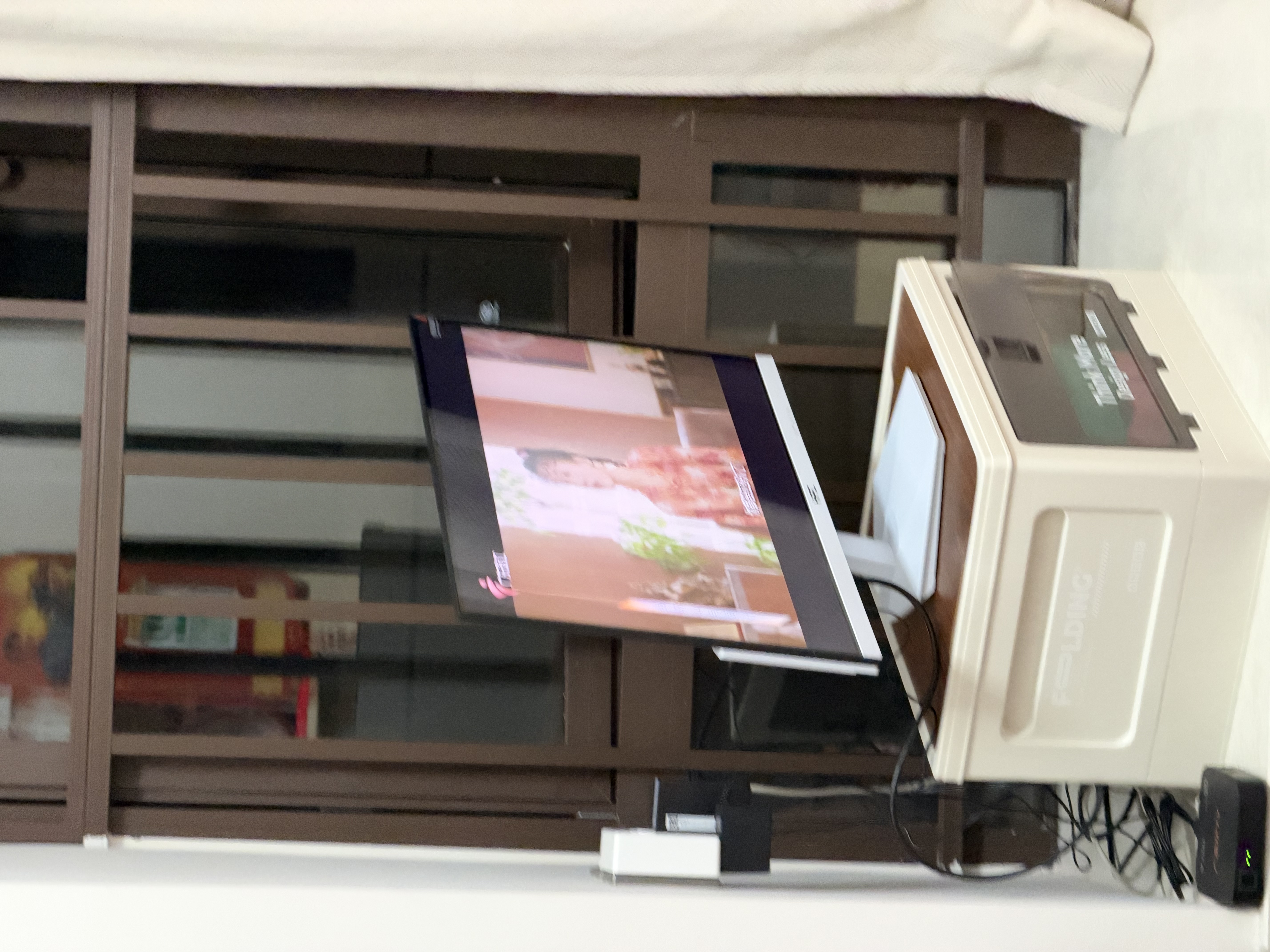 HPC24.5英寸白色显示器原生144Hz 内置音响 硬件低蓝光 家用办公游戏电脑显示屏2026升级款 25G43FW 实拍图