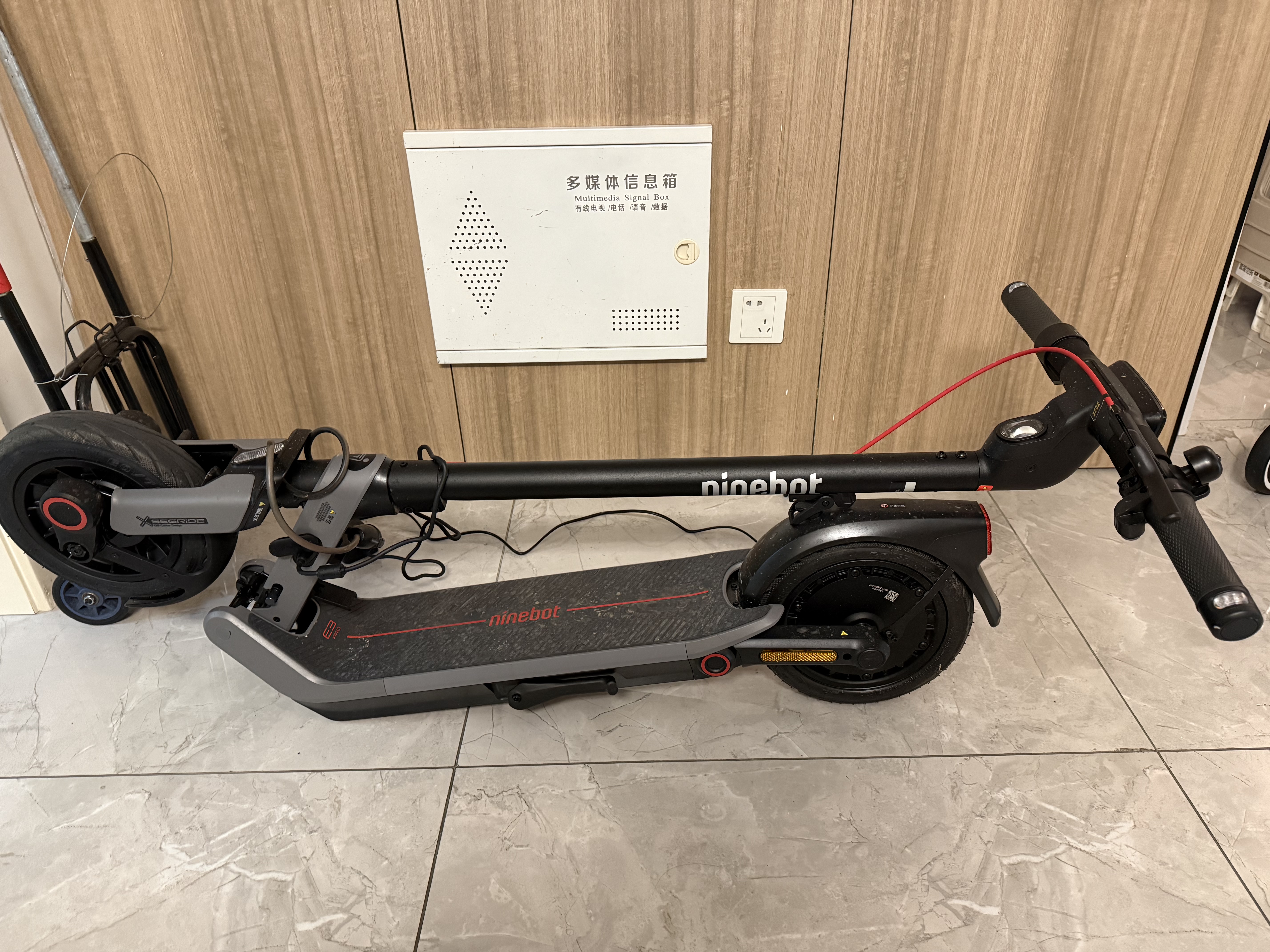 九号（Ninebot）电动滑板车E3Pro成年人两轮代步折叠便携式智能减震避震防滑稳定全新第三代滑板车 实拍图