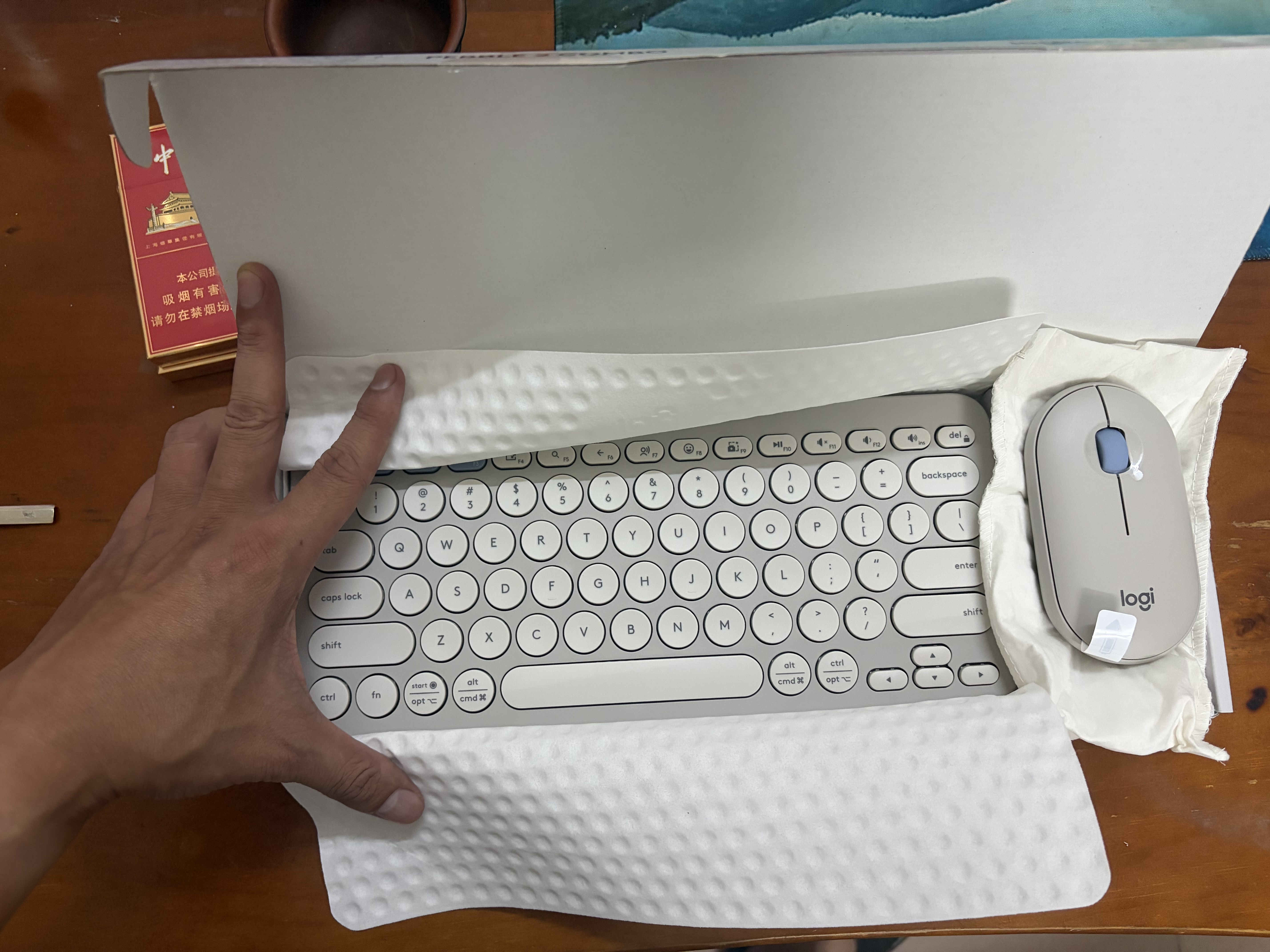 罗技（Logitech）K390无线蓝牙键盘 K380升级款无线键盘Mac笔记本平板ipad电脑静音键盘多设备超薄家用 75配列键盘 PEBBLE 2 COMBO（升级版套装-烟云灰） 实拍图