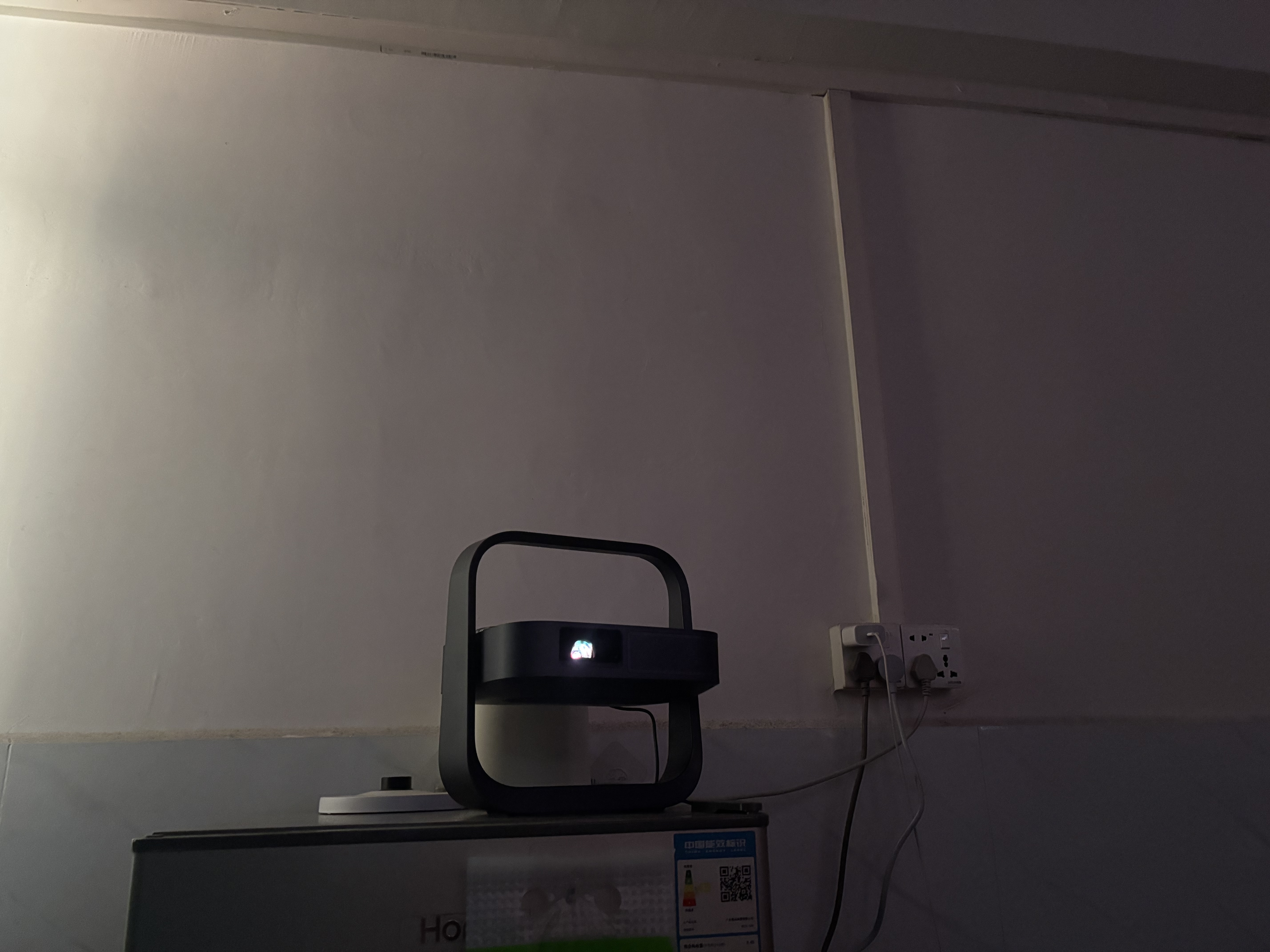 极米（XGIMI）Z6X Pro 三色激光旗舰版 1500CVIA 家用投影仪轻薄智能 一体式云台无线投屏  精致送礼 国家补贴 实拍图