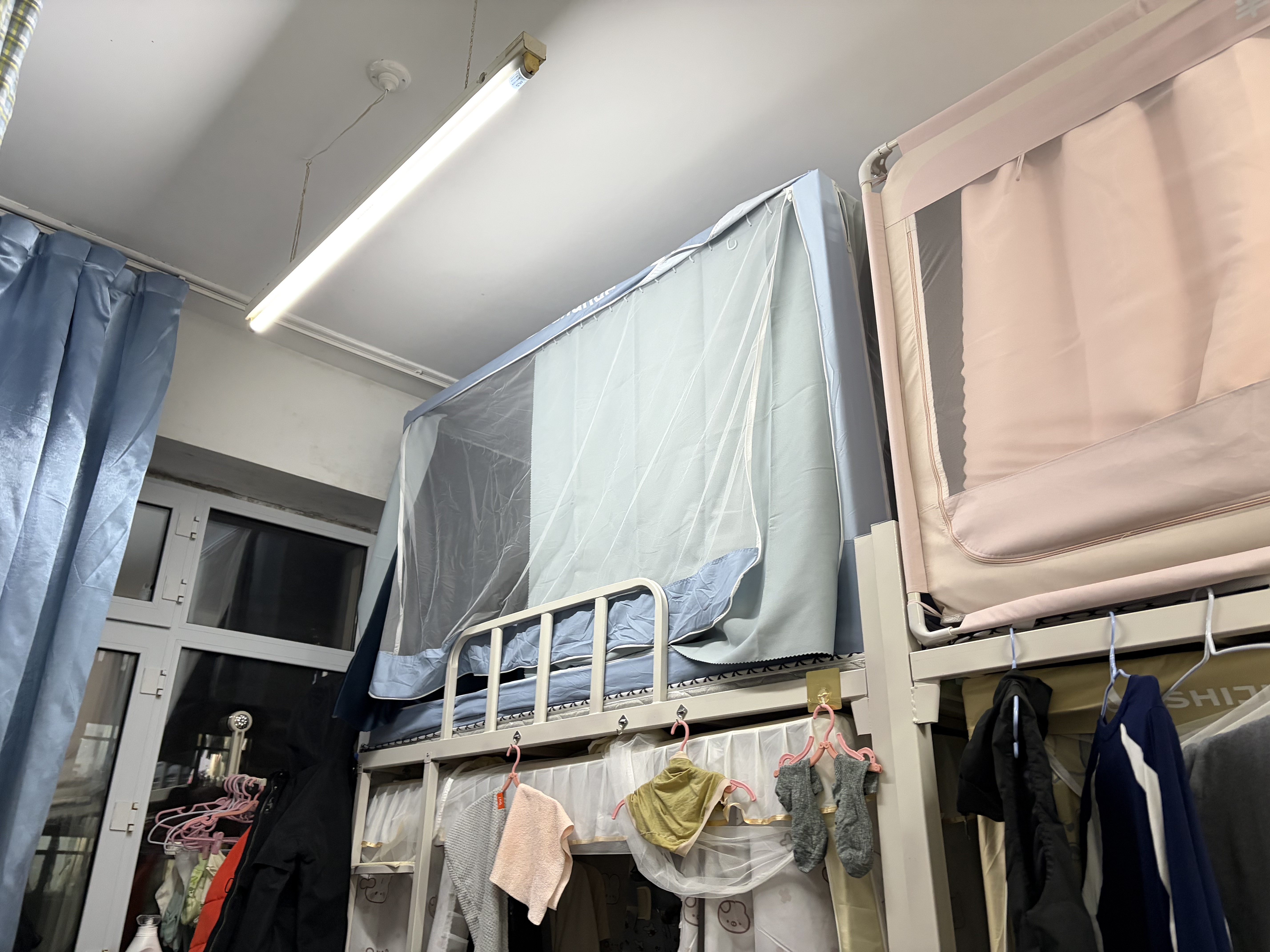 半弦月【极夜梦想家】大学生宿舍床帘全遮光一体式蚊帐全封闭包围上下铺 【星蓝-五面遮光】0涂层丨100%遮光Max 190cm*90cm 【三门可伸缩65-120高】 实拍图