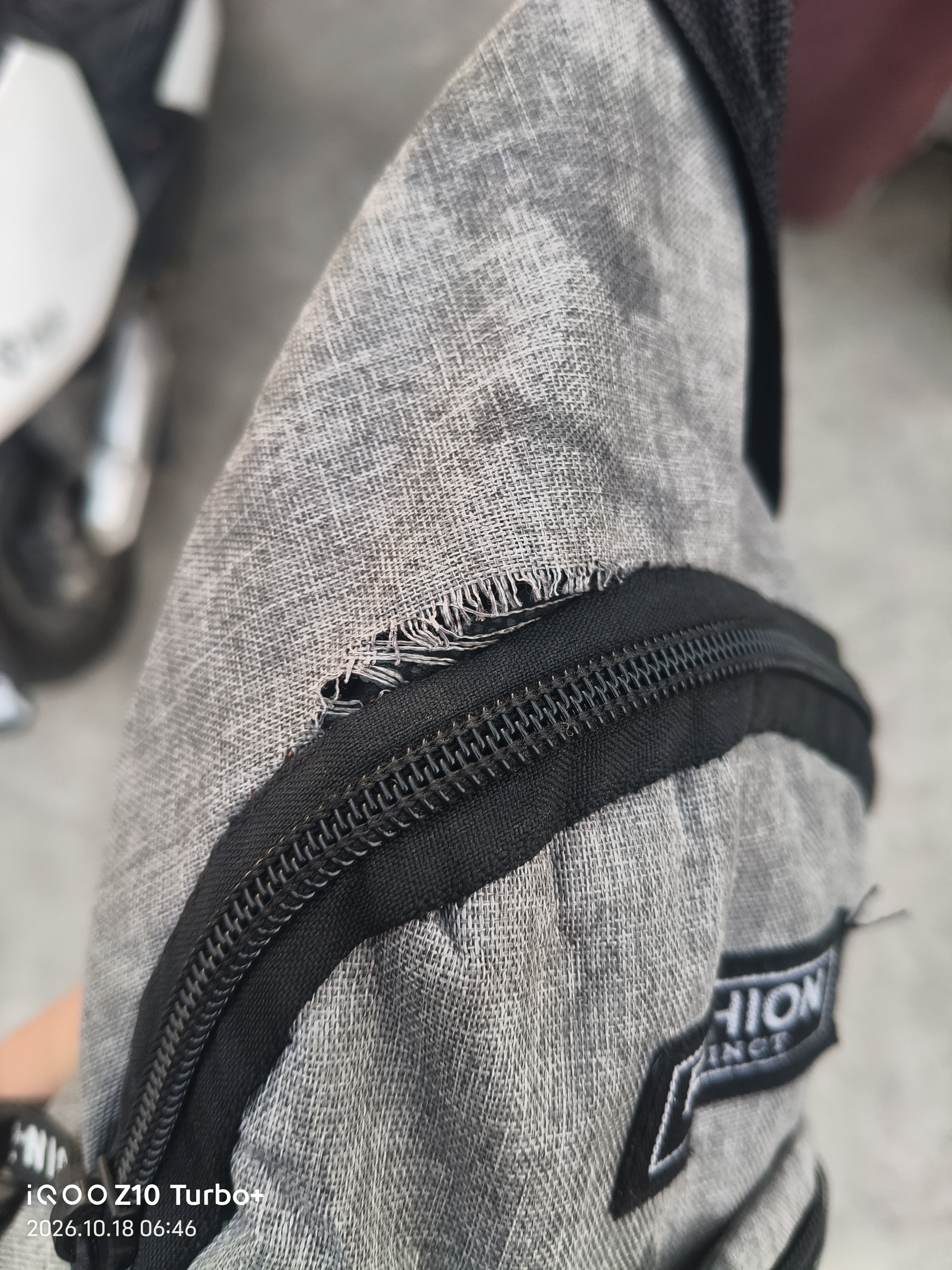 【已售500w+】潮流商务牛津布胸包男女单肩包休闲背包耐磨斜挎包 深灰色【简约时尚】 实拍图
