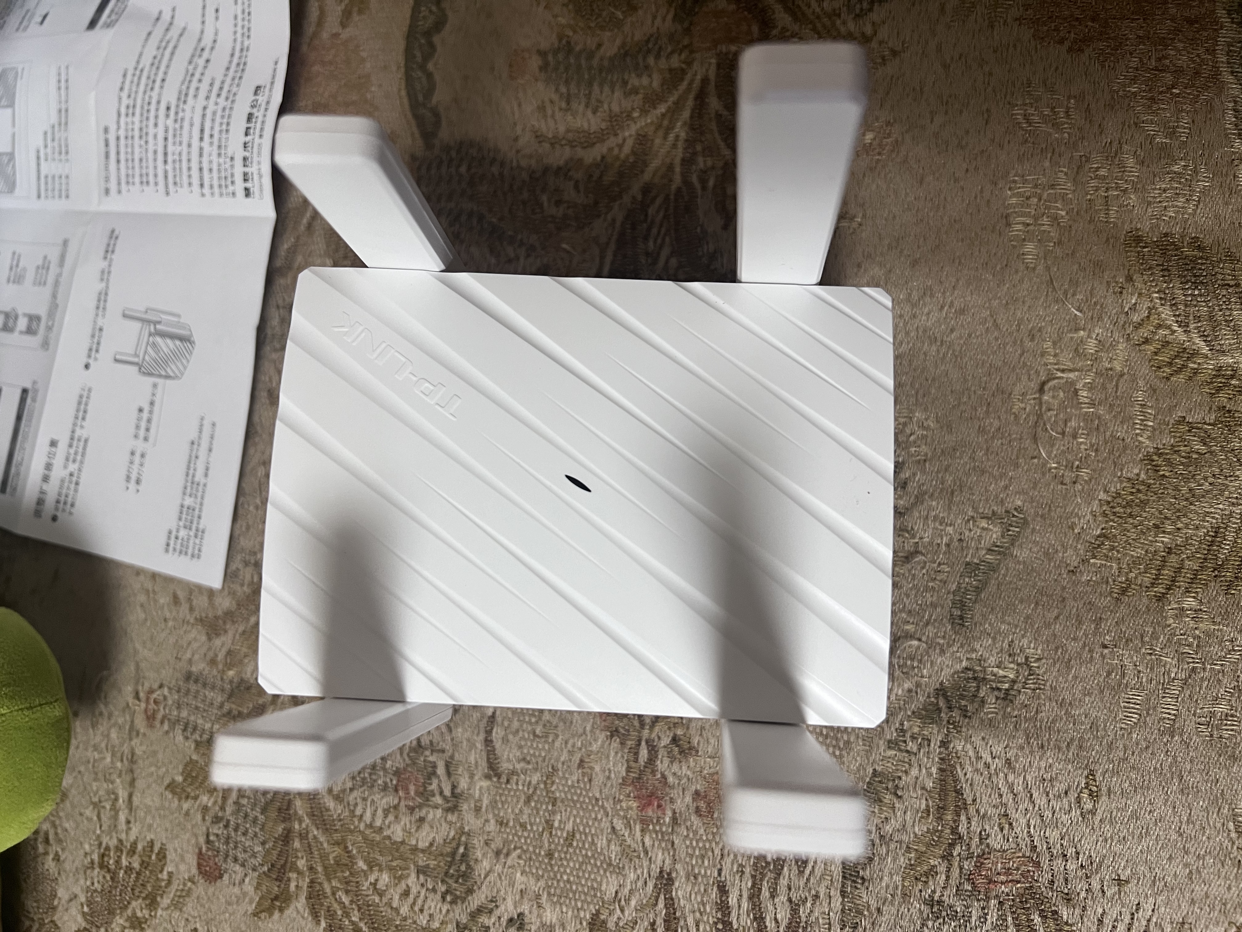 普联（TP-LINK）AC1200双频wifi放大器 Wi-Fi无线信号扩展器 中继器 路由器信号无线网络增强器  TL-WDA6332RE 实拍图